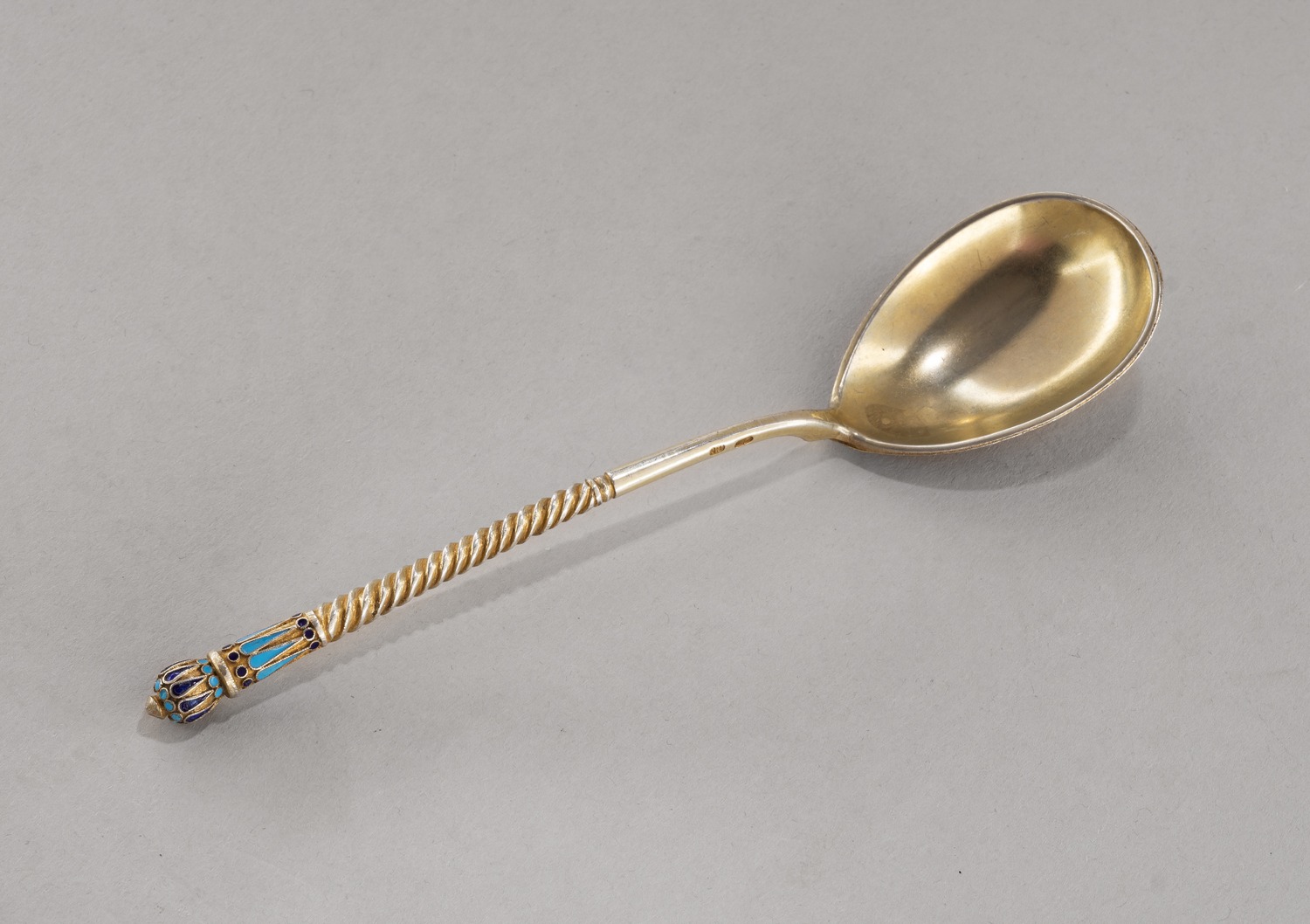 (Клингерт) Ложка с эмалью по скани.<br>Россия, Москва, фабрика Клингерта Г.Г., 1880-е годы.