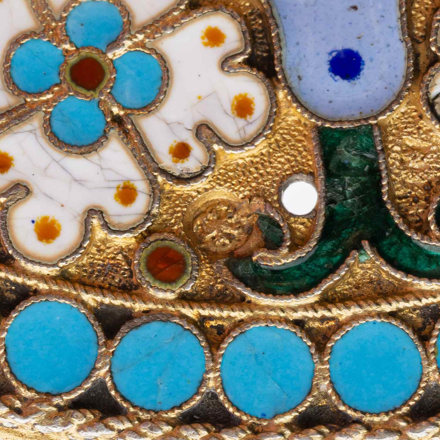 (Овчинников) Бокал витражный с перегородчатой эмалью на основании. Россия, Санкт-Петербург, Фирма поставщика Императорского двора П. Овчинникова. Конец XIX века.