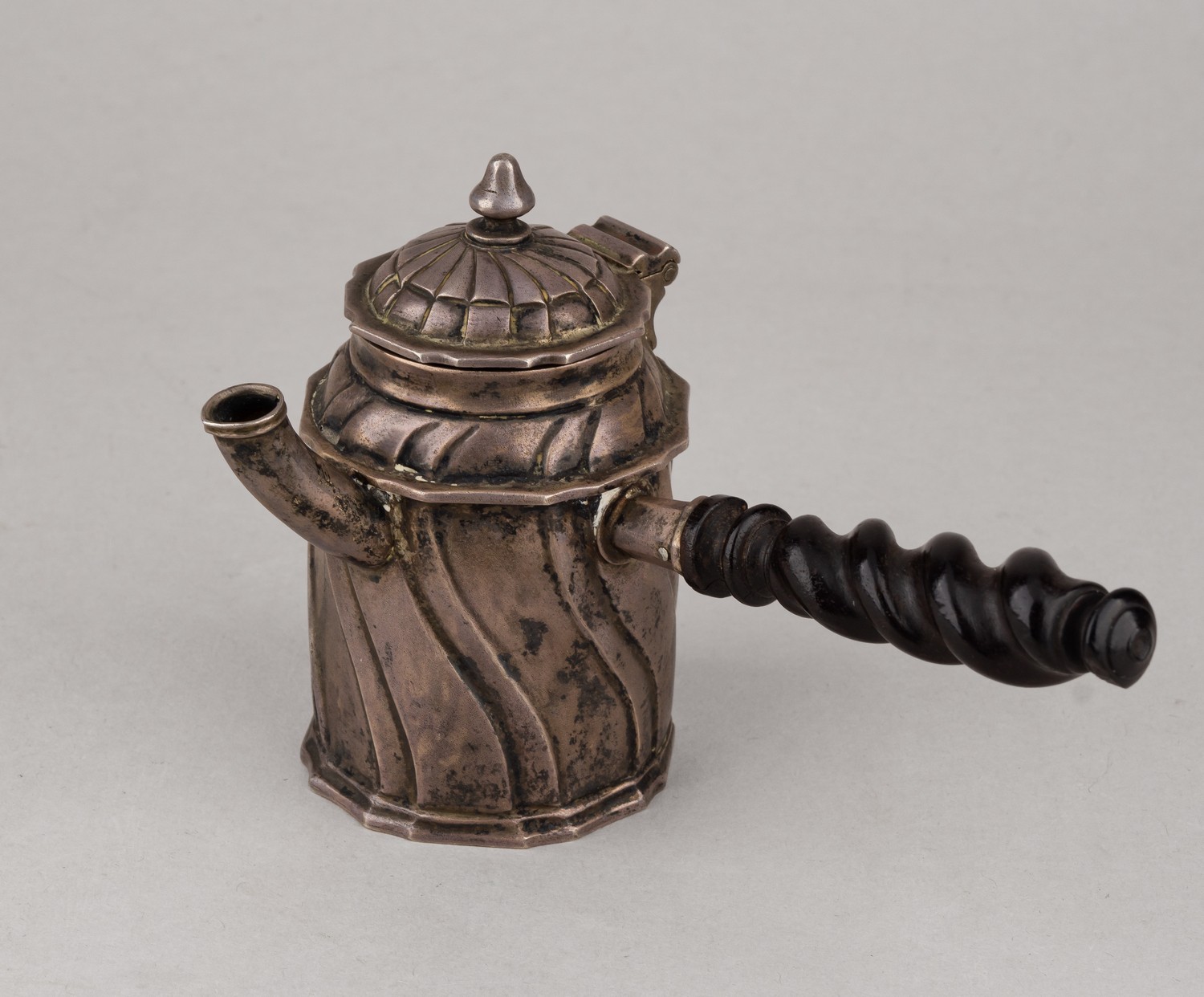 (Из собрания секретаря А.В. Луначарского) Турка в стиле модерн. Германия, фирма BUSCH, начало XX века.