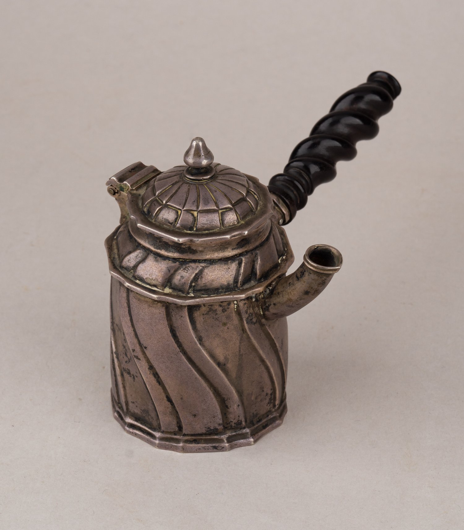 (Из собрания секретаря А.В. Луначарского) Турка в стиле модерн. Германия, фирма BUSCH, начало XX века.