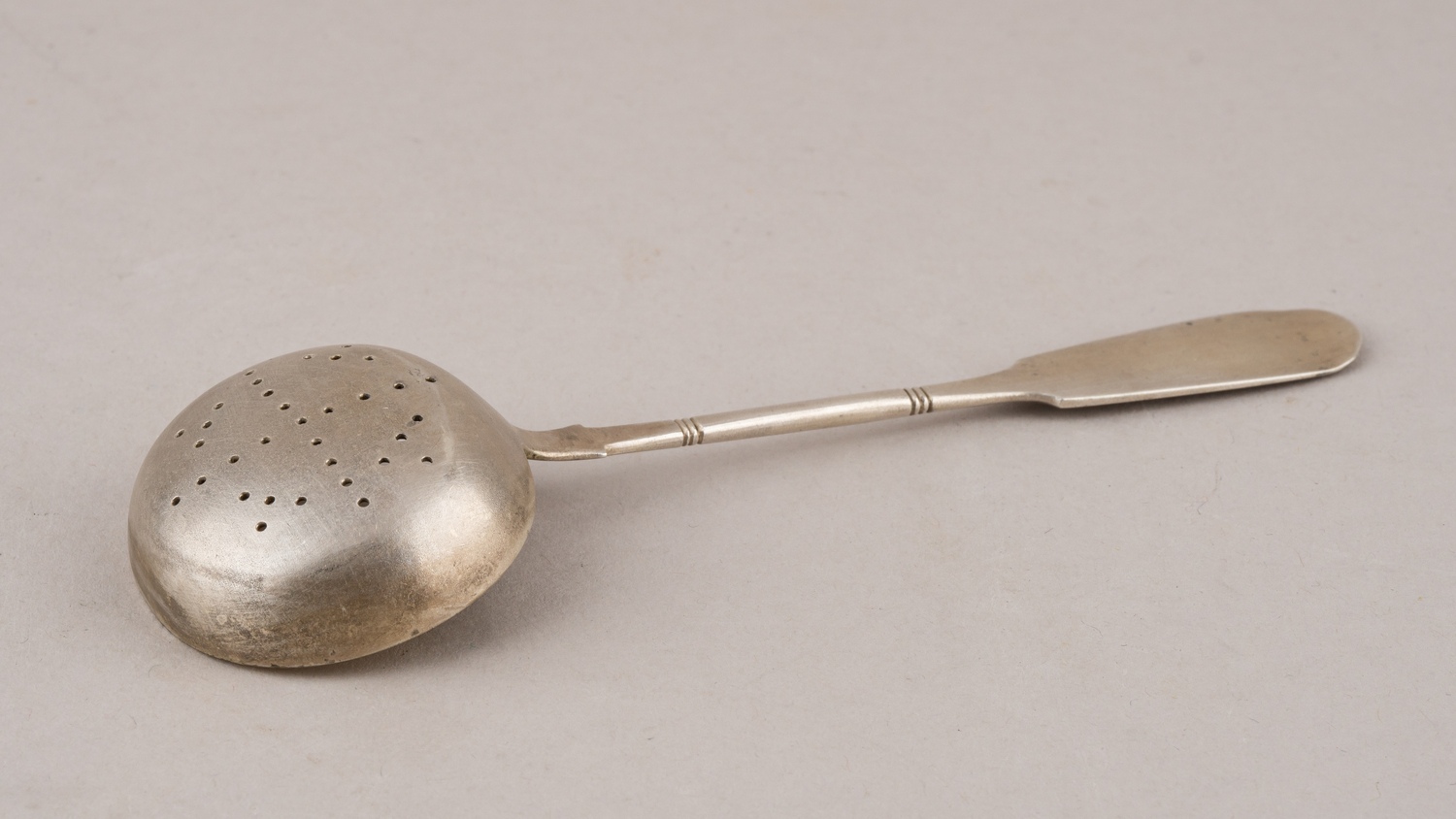 Ситечко чайное. Москва, мастерская Василия Акимовича Кубарева, 1908-1917.