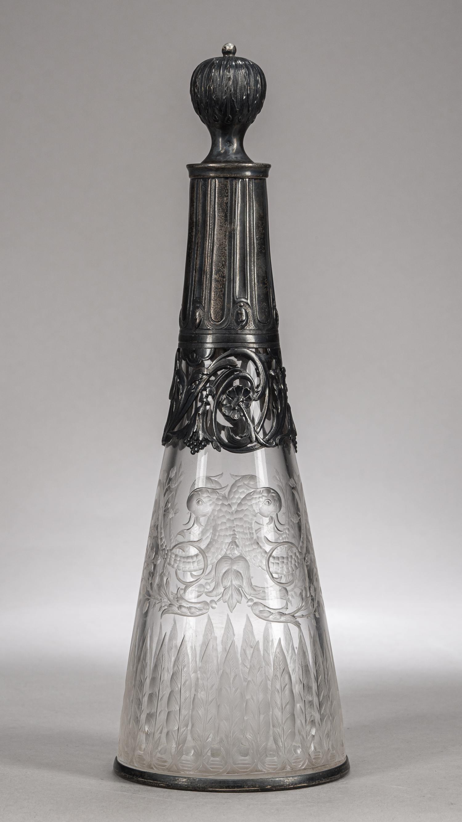 Парные хрустальные флаконы для вина в серебряной оправе.<br>Франция, фабрика Мориса Герше, начало XX века.