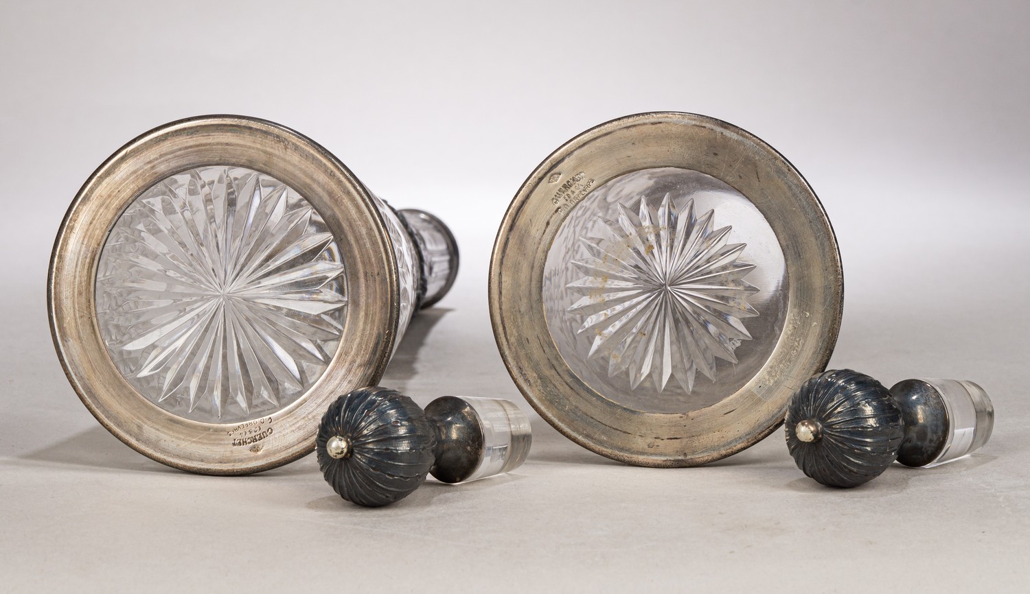 Парные хрустальные флаконы для вина в серебряной оправе.<br>Франция, фабрика Мориса Герше, начало XX века.