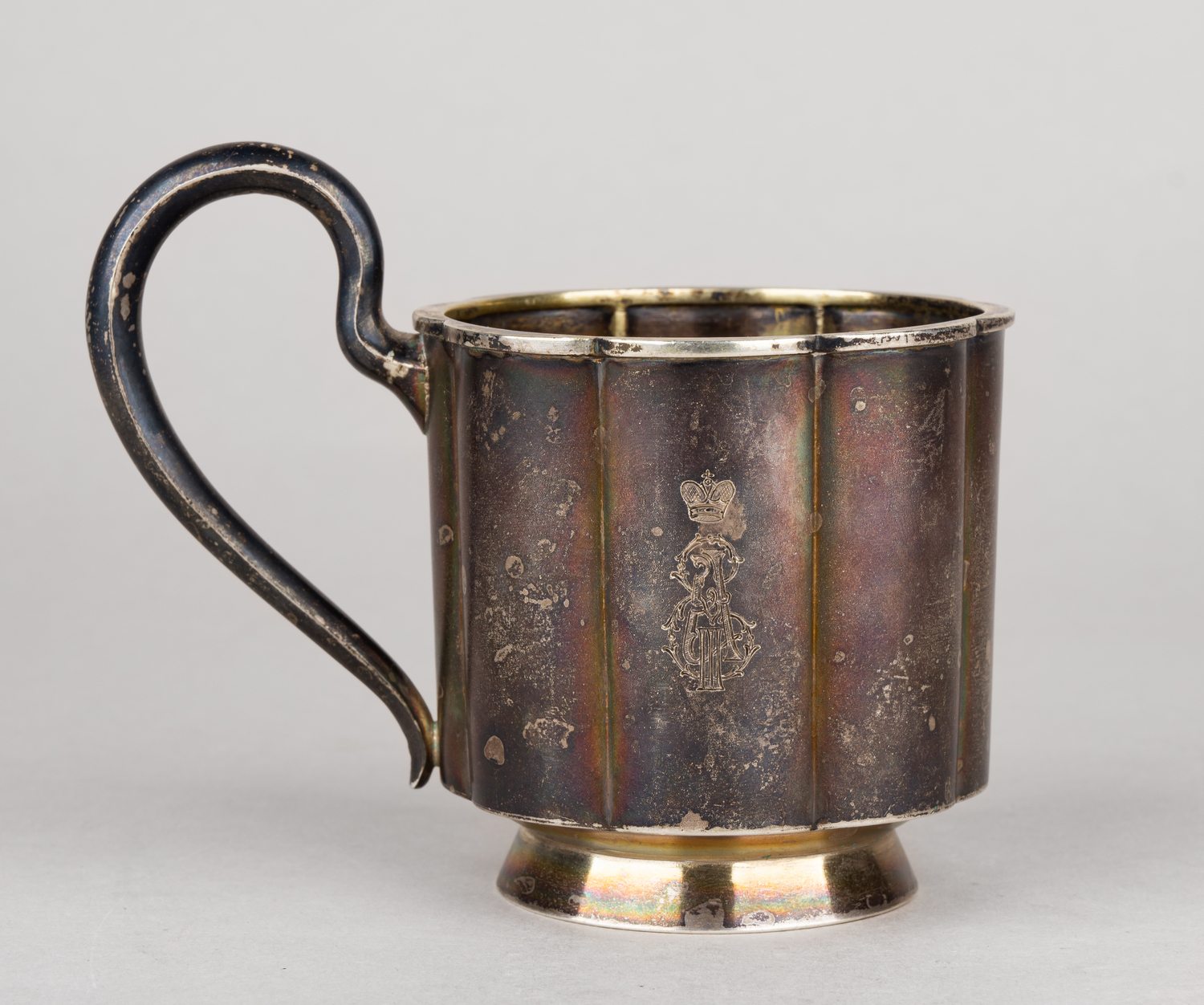 (Екатеринославский 1-й лейб-гренадерский полк) Подстаканник. 1-го Лейб гвардии гренадерского Екатеринославского полка.Россия, Москва, мастер Зверев Николай Николаевич, 1899–1908 годы.