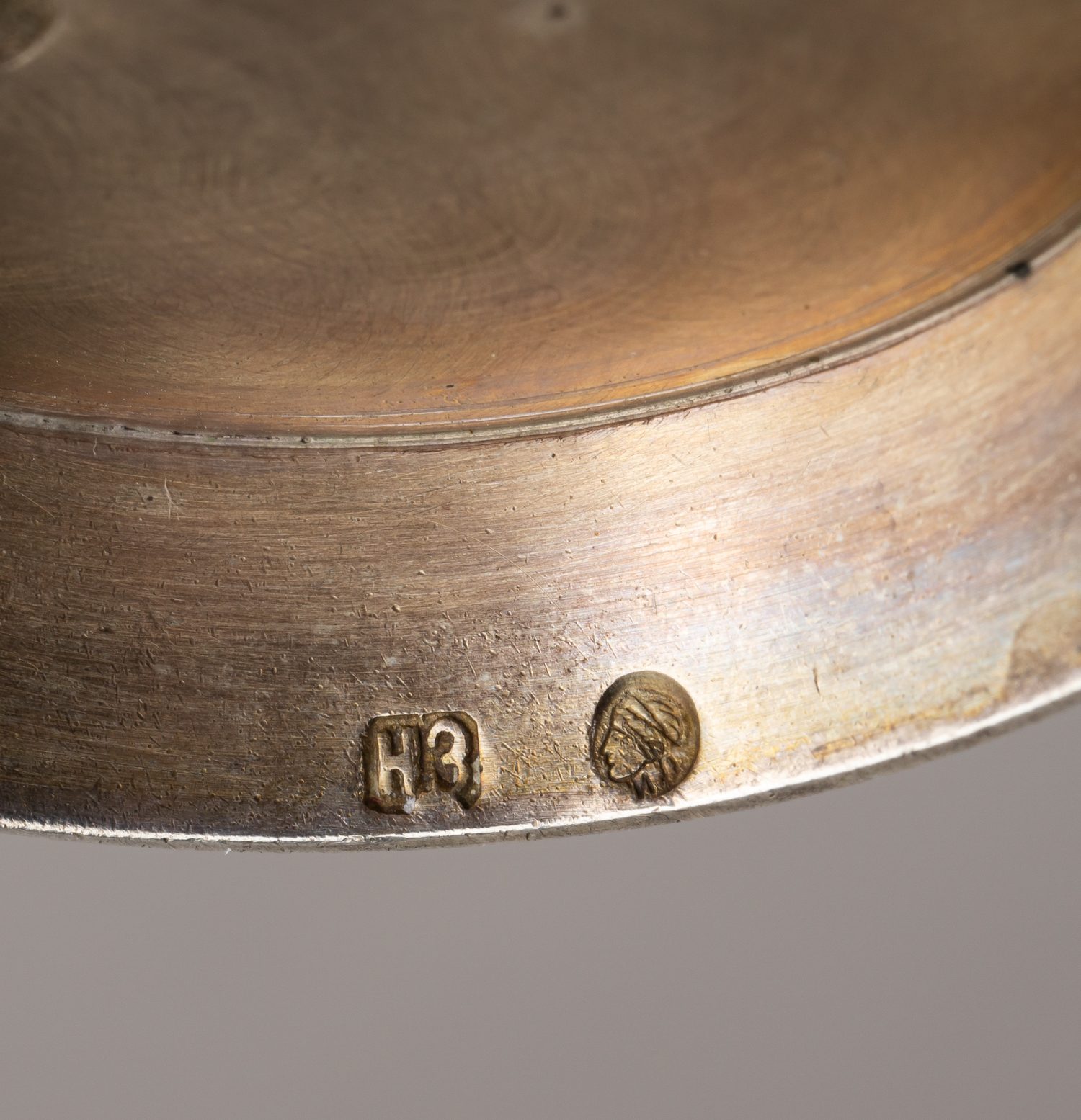 (Екатеринославский 1-й лейб-гренадерский полк) Подстаканник. 1-го Лейб гвардии гренадерского Екатеринославского полка.Россия, Москва, мастер Зверев Николай Николаевич, 1899–1908 годы.