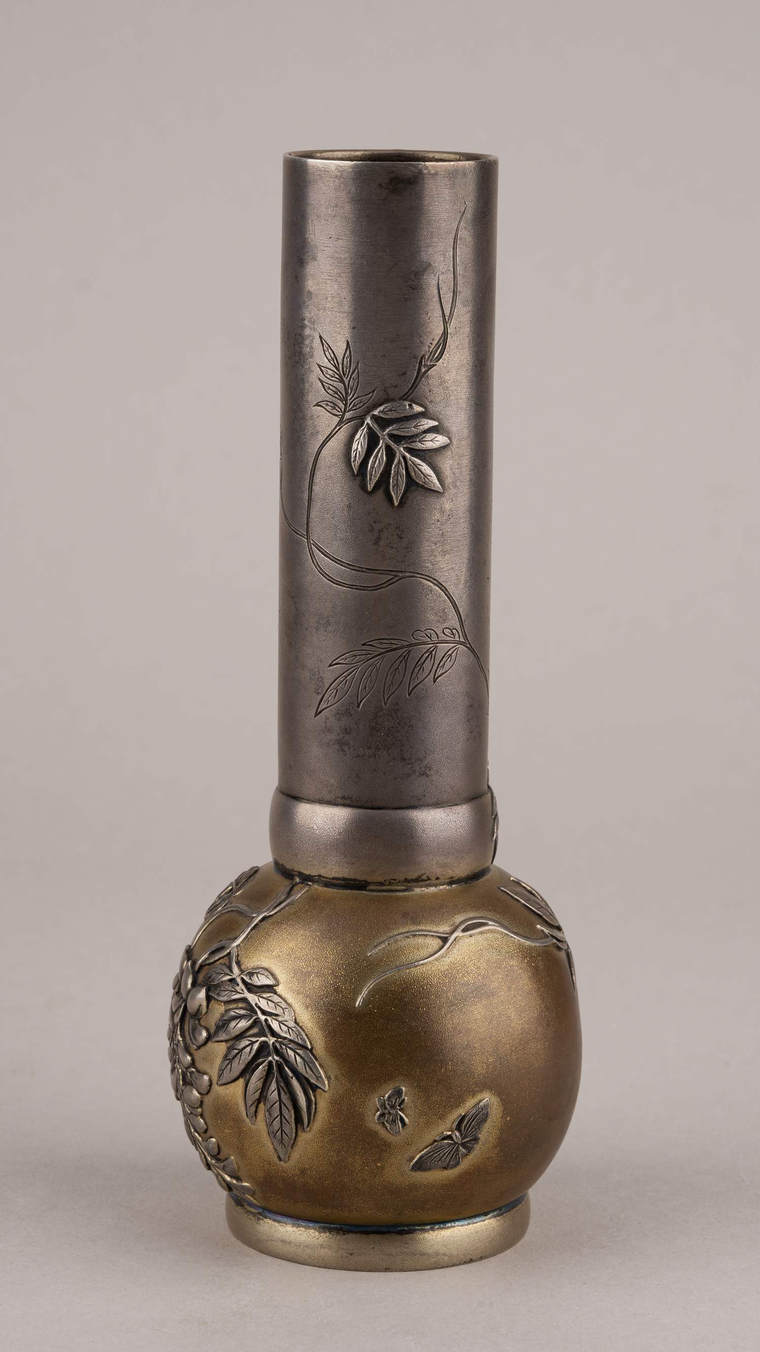 (Тиффани) Серебряная ваза в стиле модерн. США, Tiffany & Co, Эдвард К. Мур, 1870-1874 годы.