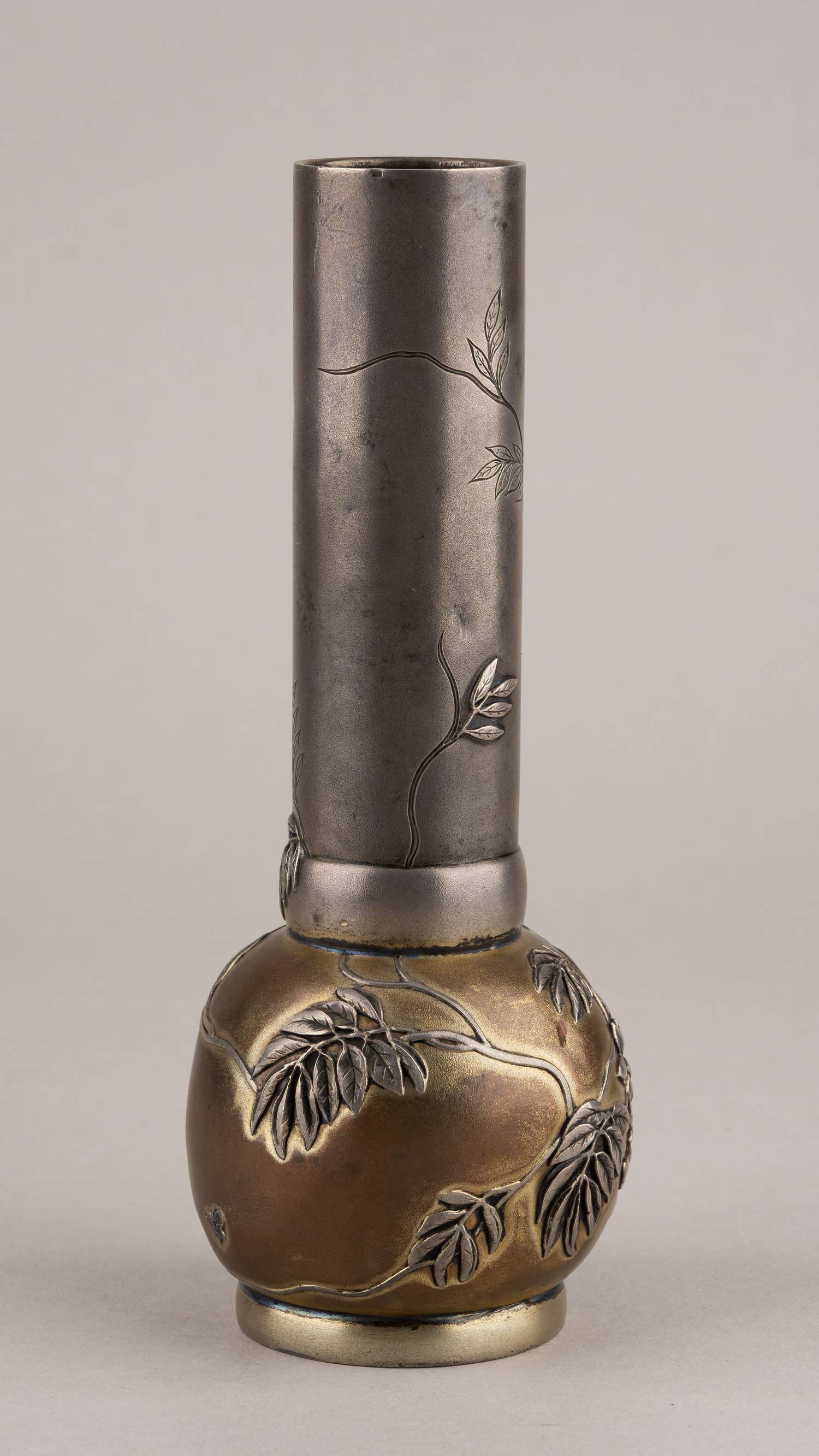 (Тиффани) Серебряная ваза в стиле модерн. США, Tiffany & Co, Эдвард К. Мур, 1870-1874 годы.