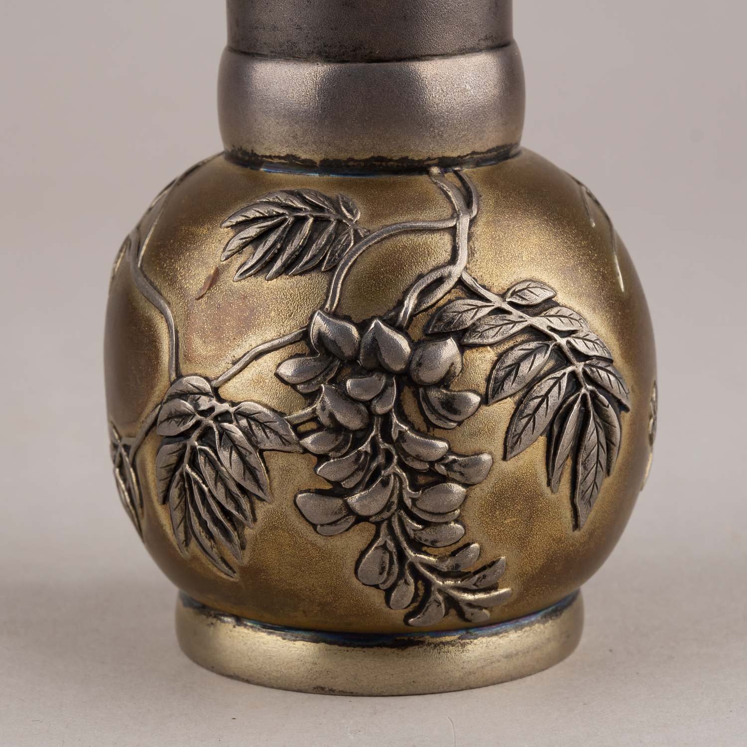 (Тиффани) Серебряная ваза в стиле модерн. США, Tiffany & Co, Эдвард К. Мур, 1870-1874 годы.