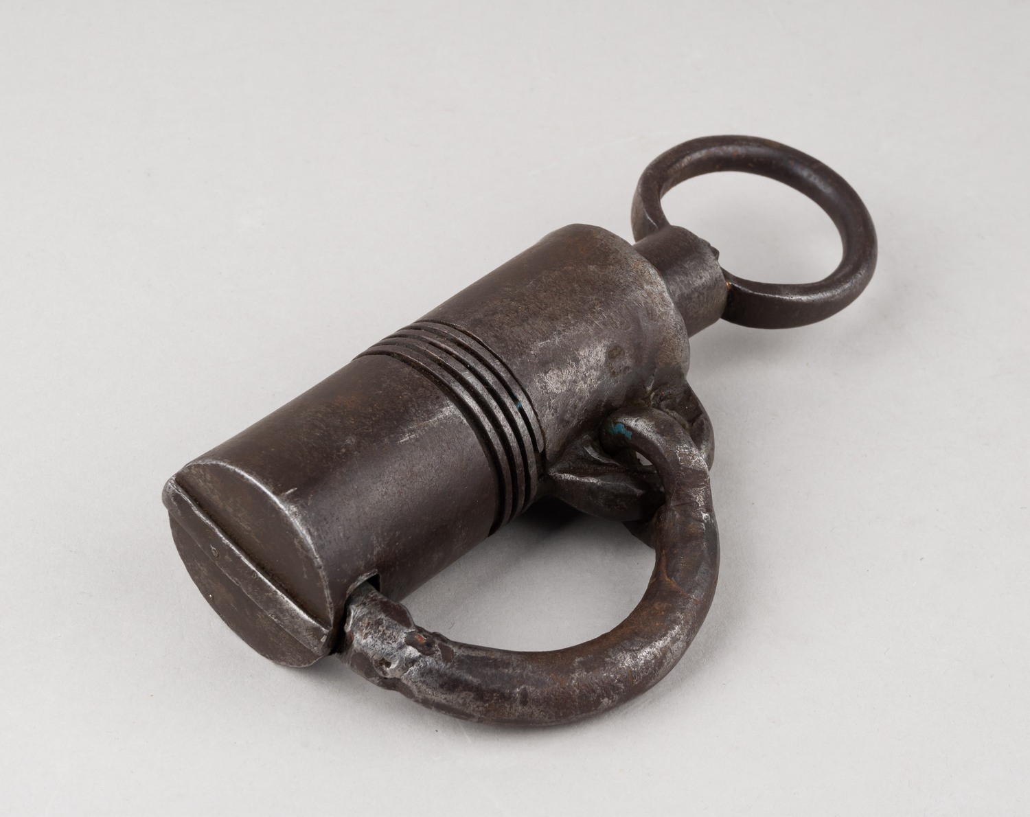 Большой амбарный винтовой замок с ключом. Россия, 1900-е