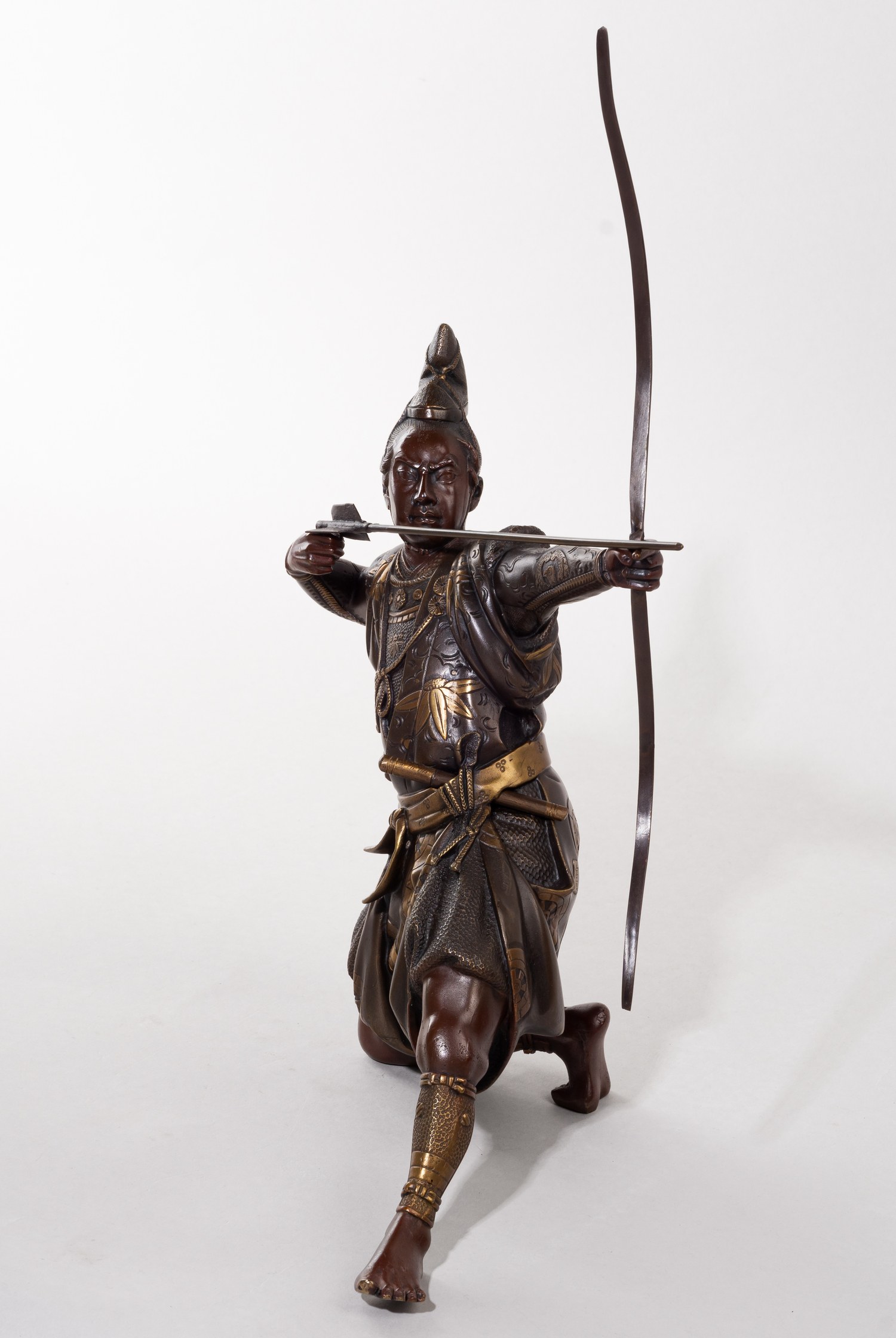 (С экспертизой) Скульптура «Самурай с луком».
Япония, мастерские Мияо Эйсукэ, конец XIX в. (период Мэйдзи, 1868-1912).