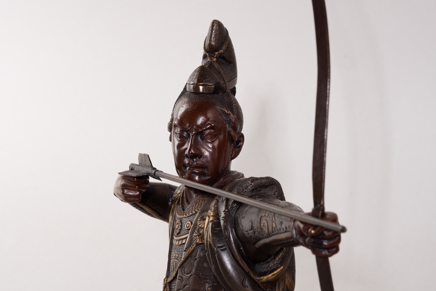 (С экспертизой) Скульптура «Самурай с луком».
Япония, мастерские Мияо Эйсукэ, конец XIX в. (период Мэйдзи, 1868-1912).