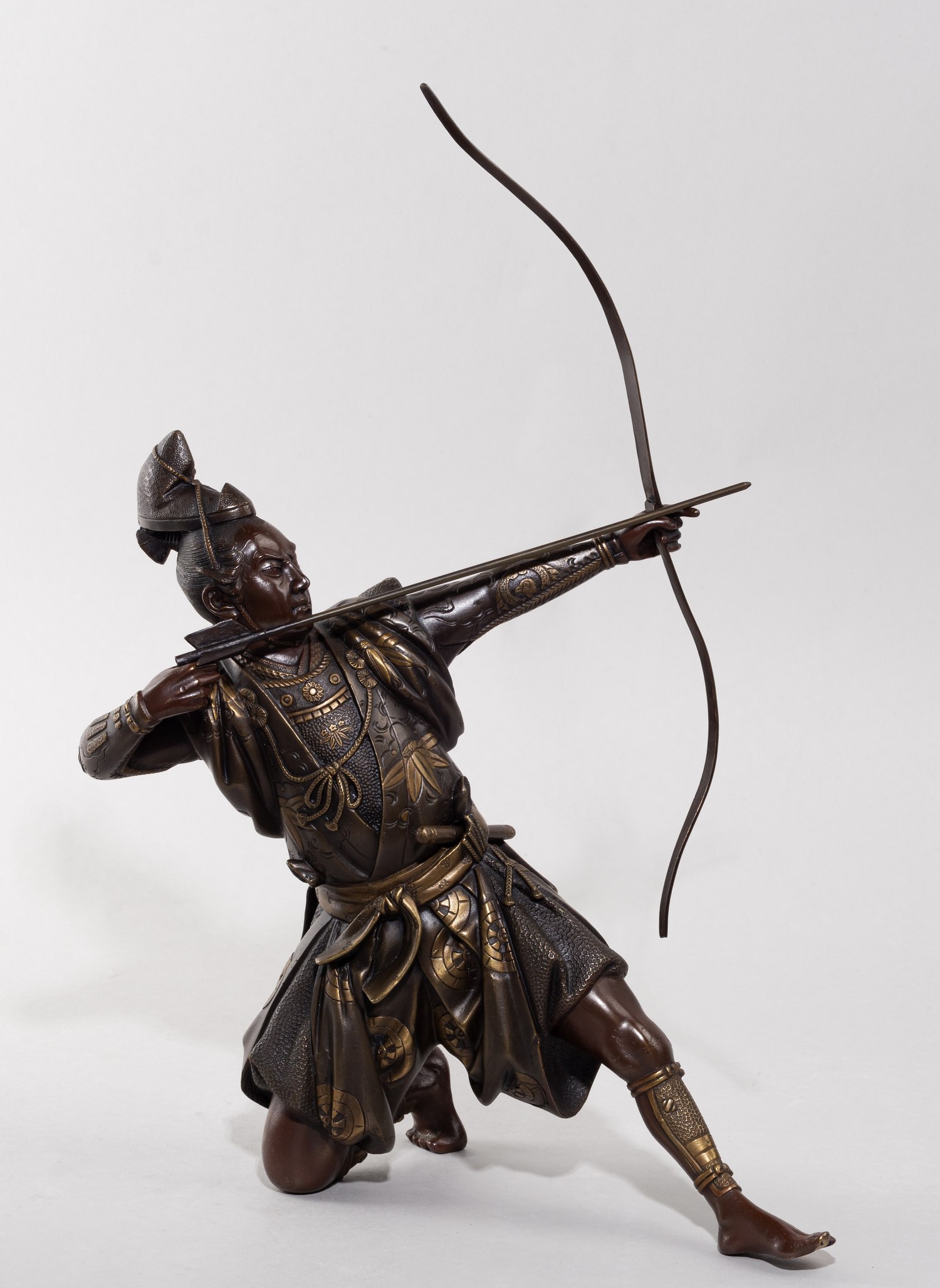 (С экспертизой) Скульптура «Самурай с луком».
Япония, мастерские Мияо Эйсукэ, конец XIX в. (период Мэйдзи, 1868-1912).