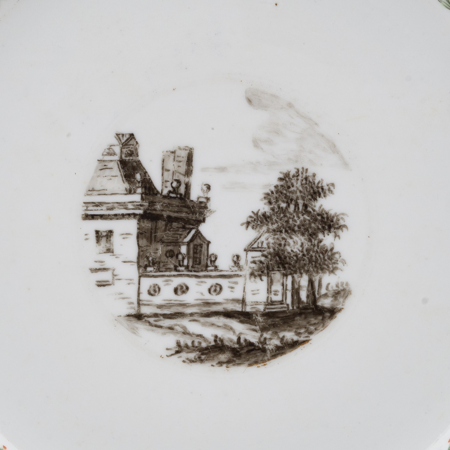 (ИФЗ. Екатерина II) Тарелка из сервиза с пейзажами в медальонах и меандром по борту. 
Россия, Императорский фарфоровый завод, середина 1760-х–1796 годы.