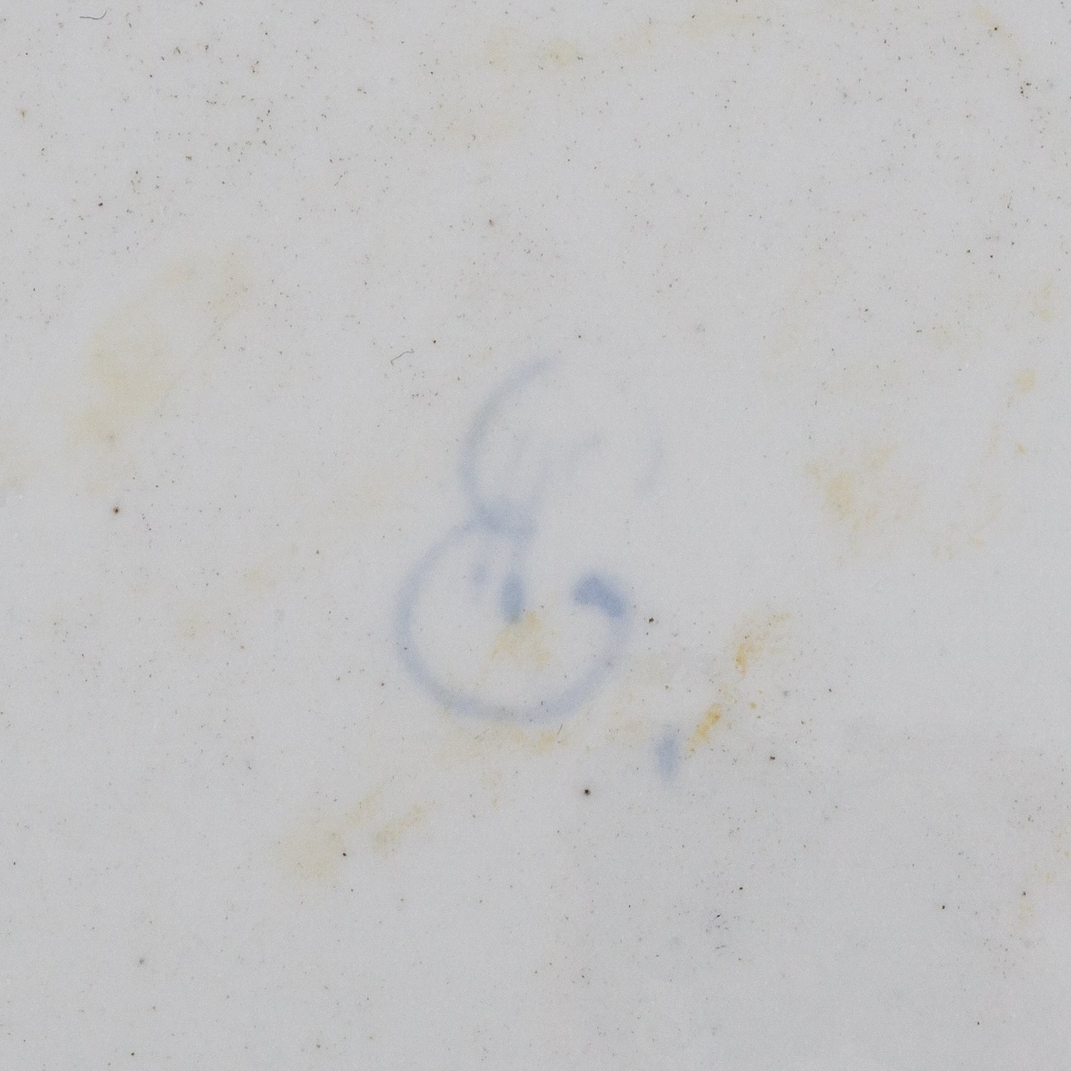 (ИФЗ. Екатерина II) Тарелка из сервиза с пейзажами в медальонах и меандром по борту. 
Россия, Императорский фарфоровый завод, середина 1760-х–1796 годы.