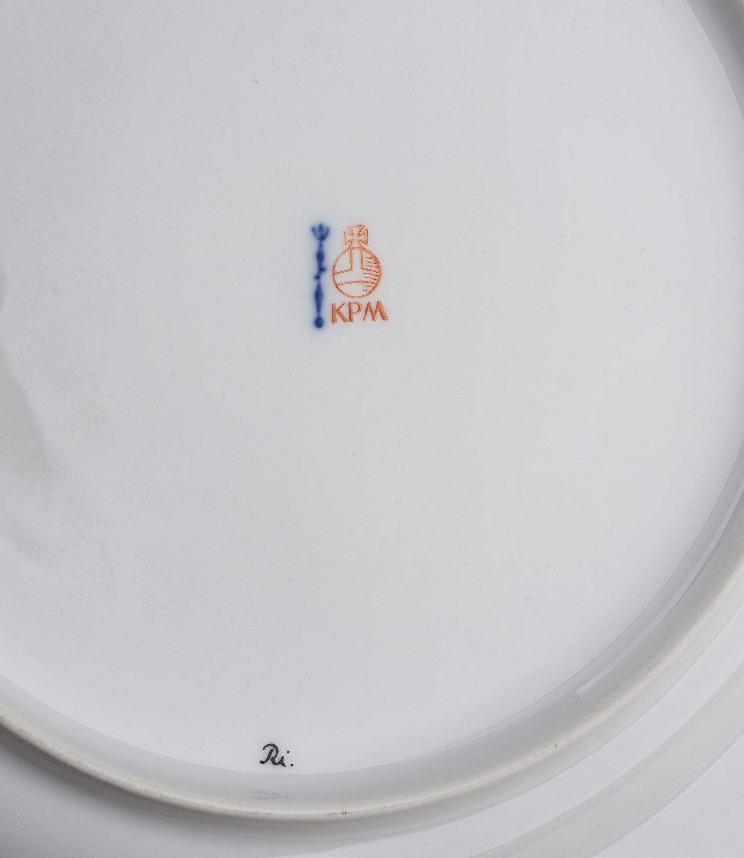 (KPM) Тарелка «Флора». Германия, Берлин, Королевская фарфоровая мануфактура,  начало XX века.