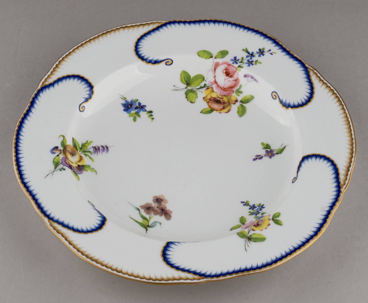 Тарелка «Капустный лист». 
 Франция, Париж, Edme Samson, конец XIX века.