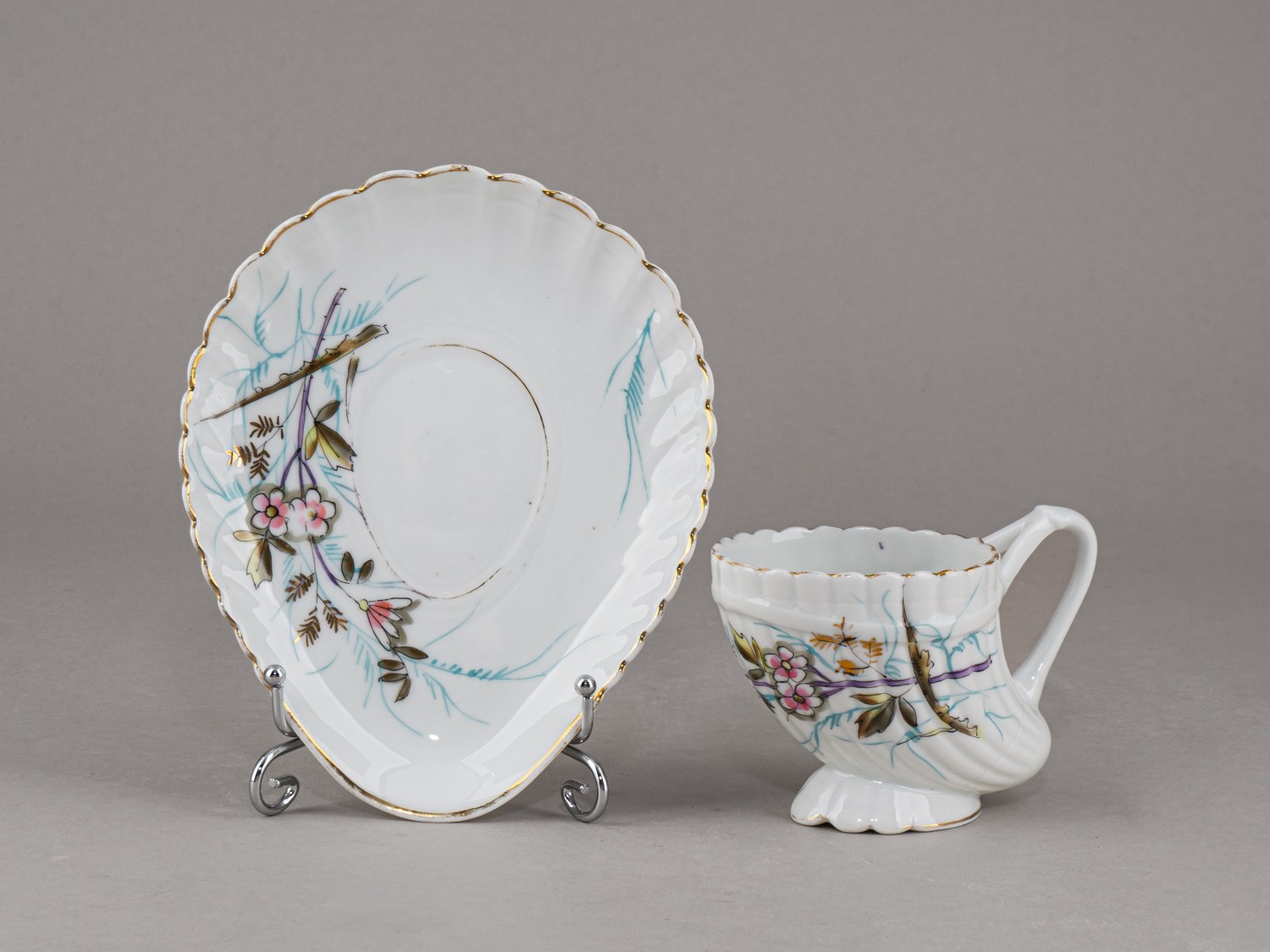 (Кузнецов) Чайная пара «Рог изобилия».
Россия, Завод Кузнецовых в Дулеве, 1872–1889 годы.