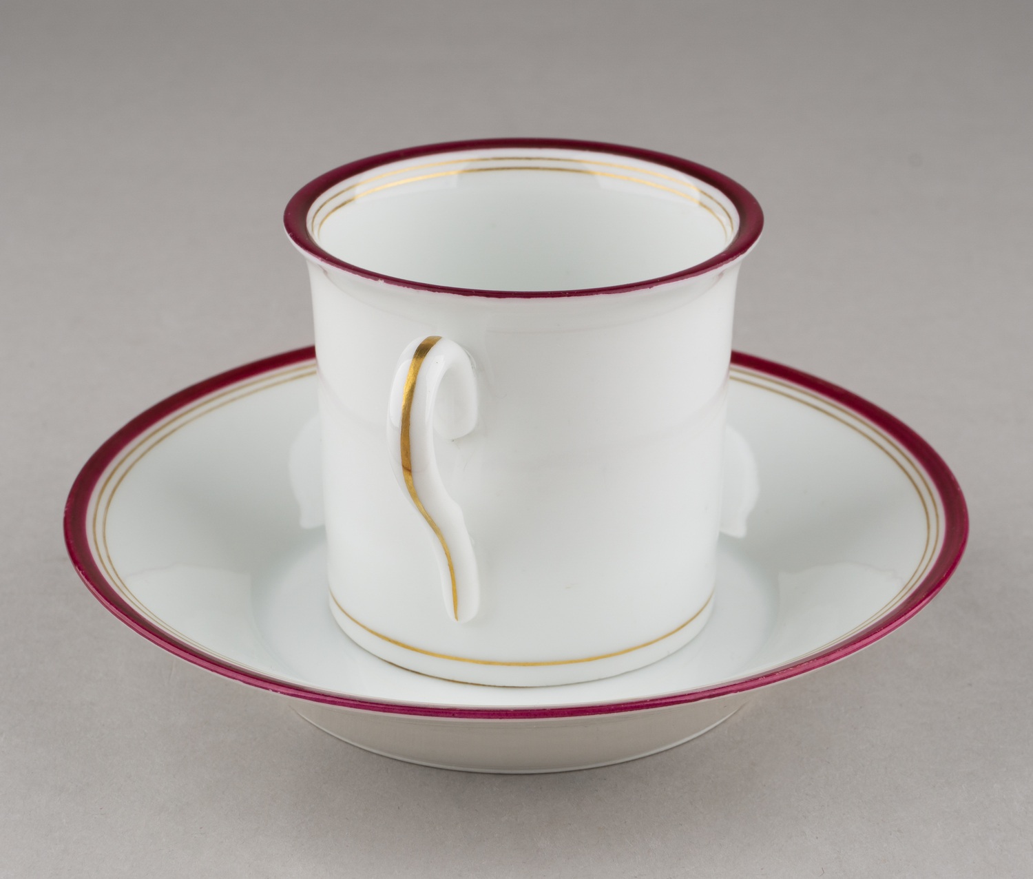 (ИФЗ) Чашка с блюдцем из сервиза великого князя Александра Александровича.  Будущий император Александр III. Императорский фарфоровый завод, 1910, 1915.