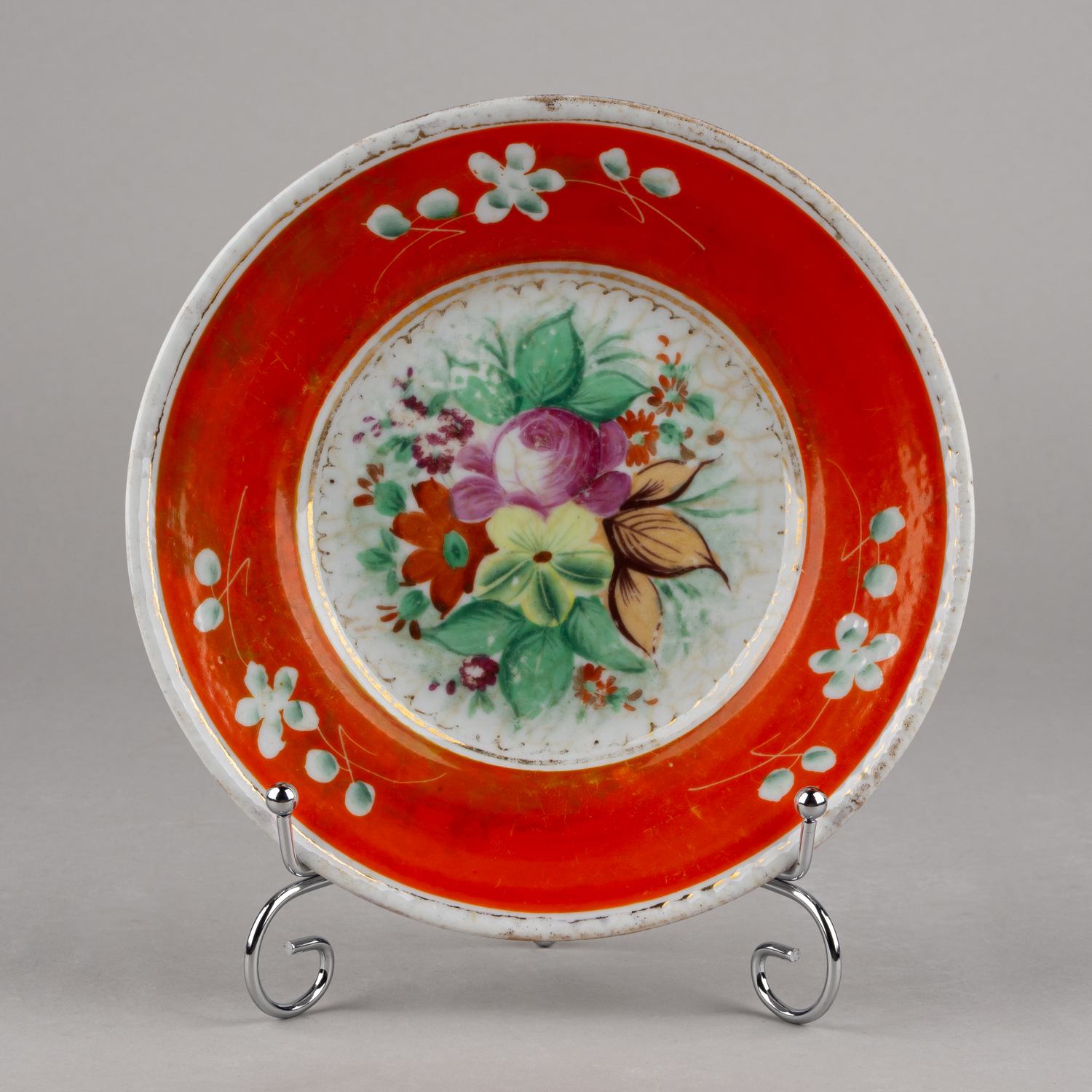 (Редкая марка) Тарелка с оранжевым крытьем по борту. Россия, деревня Коняшино Бронницкого уезда, фабрика Маркова, третья четв. XIX в.