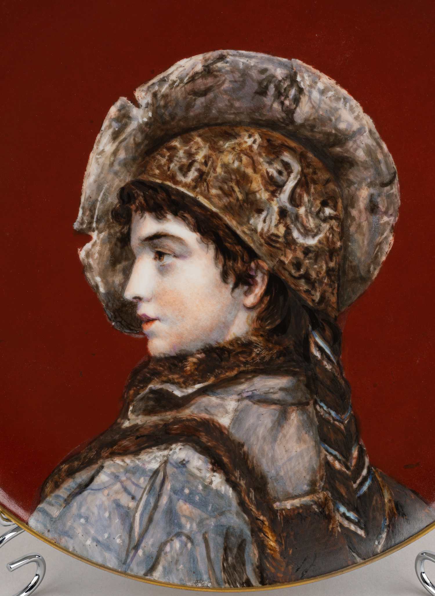 Декоративная тарелка с женским портретом в коричневых тонах. Королевская фарфоровая мануфактура в Берлине. Начало XX века.