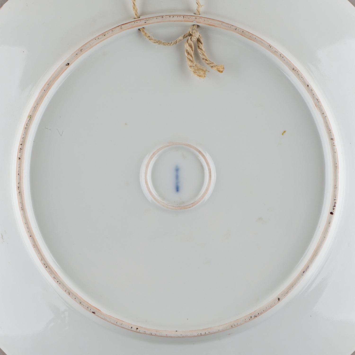 Декоративная тарелка с женским портретом в зеленых тонах. Королевская фарфоровая мануфактура в Берлине. Начало XX века.