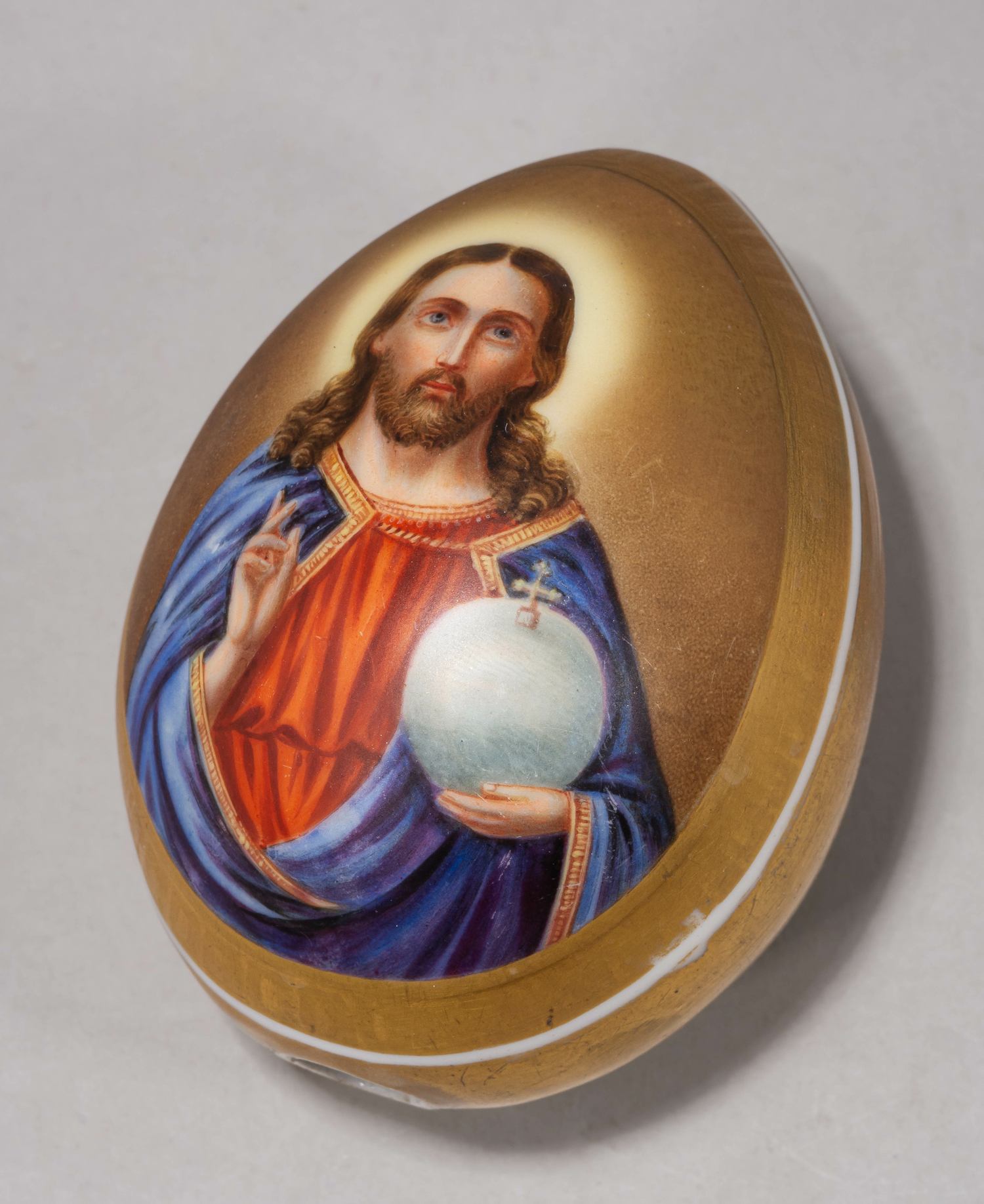 (ИФЗ) Пасхальное  яйцо с изображением Спасителя. Россия, Императорский фарфоровый завод, вторая треть XIX века.