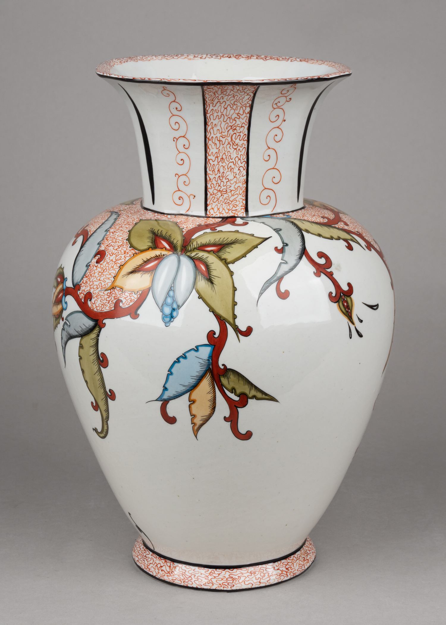 (От дирекции завода) Ваза с дарственной  в честь XXX годовщины ВЛКСМ и XXXI годовщины Октября. 
Рига, Рижский фарфоровый завод (бывший Кузнецова), автор росписи О. Нейман-Катенева (1908–2001), 1948 г.