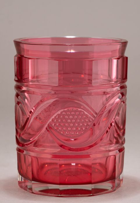 (ИСЗ. С экспертизой). Стакан «золотой рубин» с художественной гранью.
Санкт-Петербург, Императорский стеклянный завод, 1830-е гг.