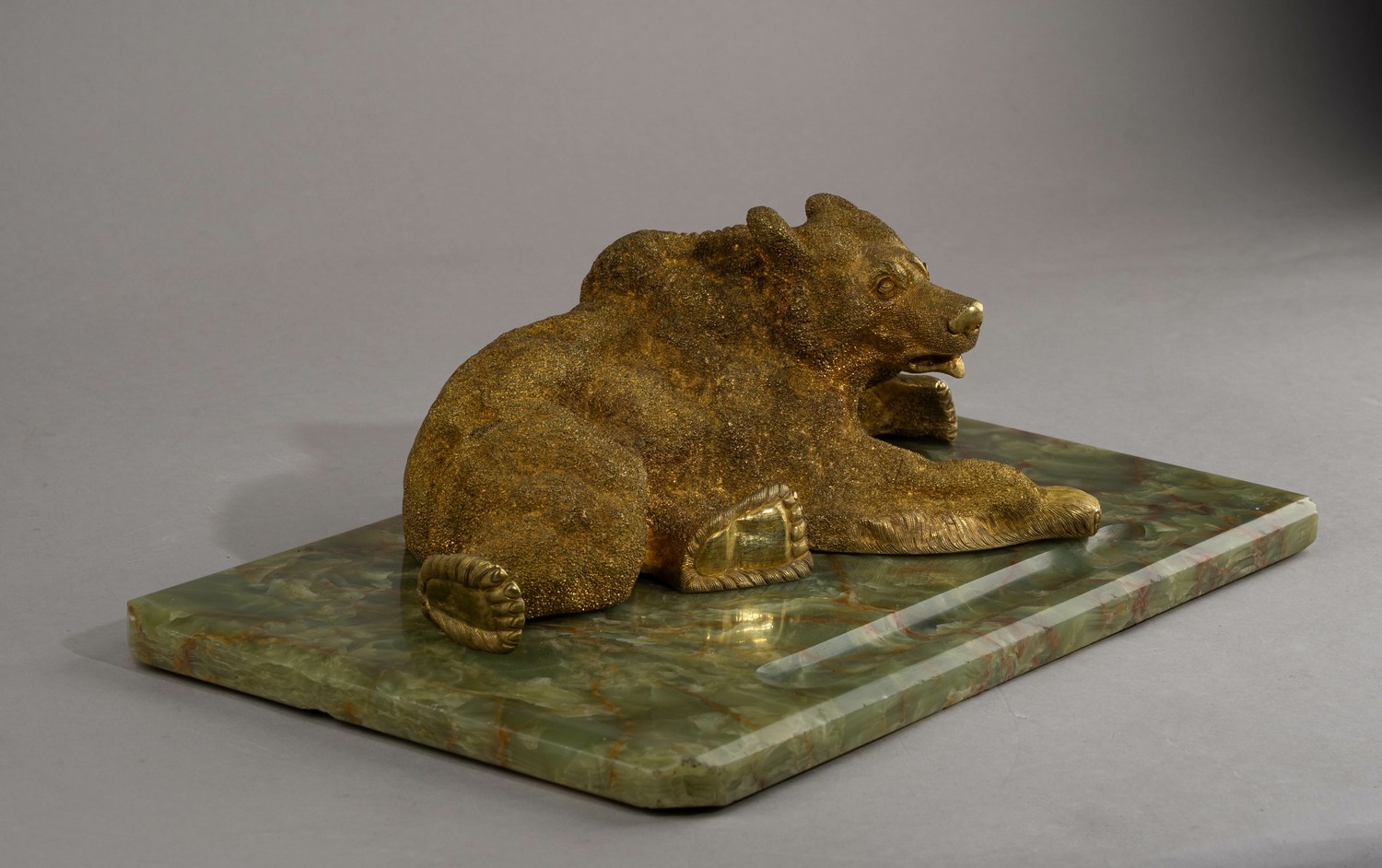 (Либерих) Настольная скульптура «Медведица».
Россия, скульптор Н.И. Либерих,  конец XIX в.