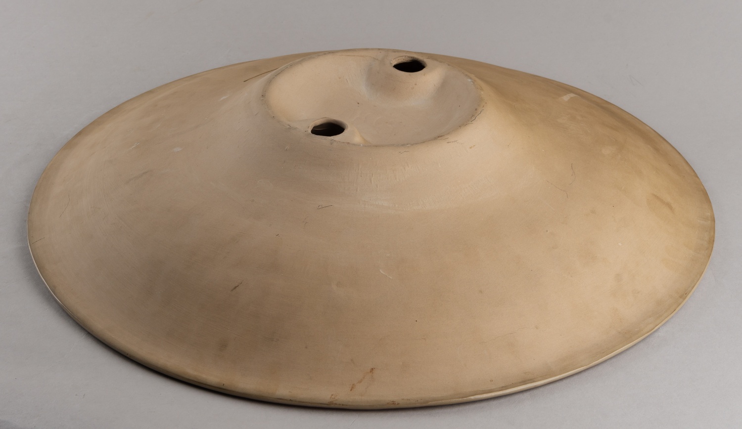 Блюдо декоративное «Праздник. Гуцулы». СССР, Львовская экспериментальная керамико-скульптурная фабрика, 1960-е годы.