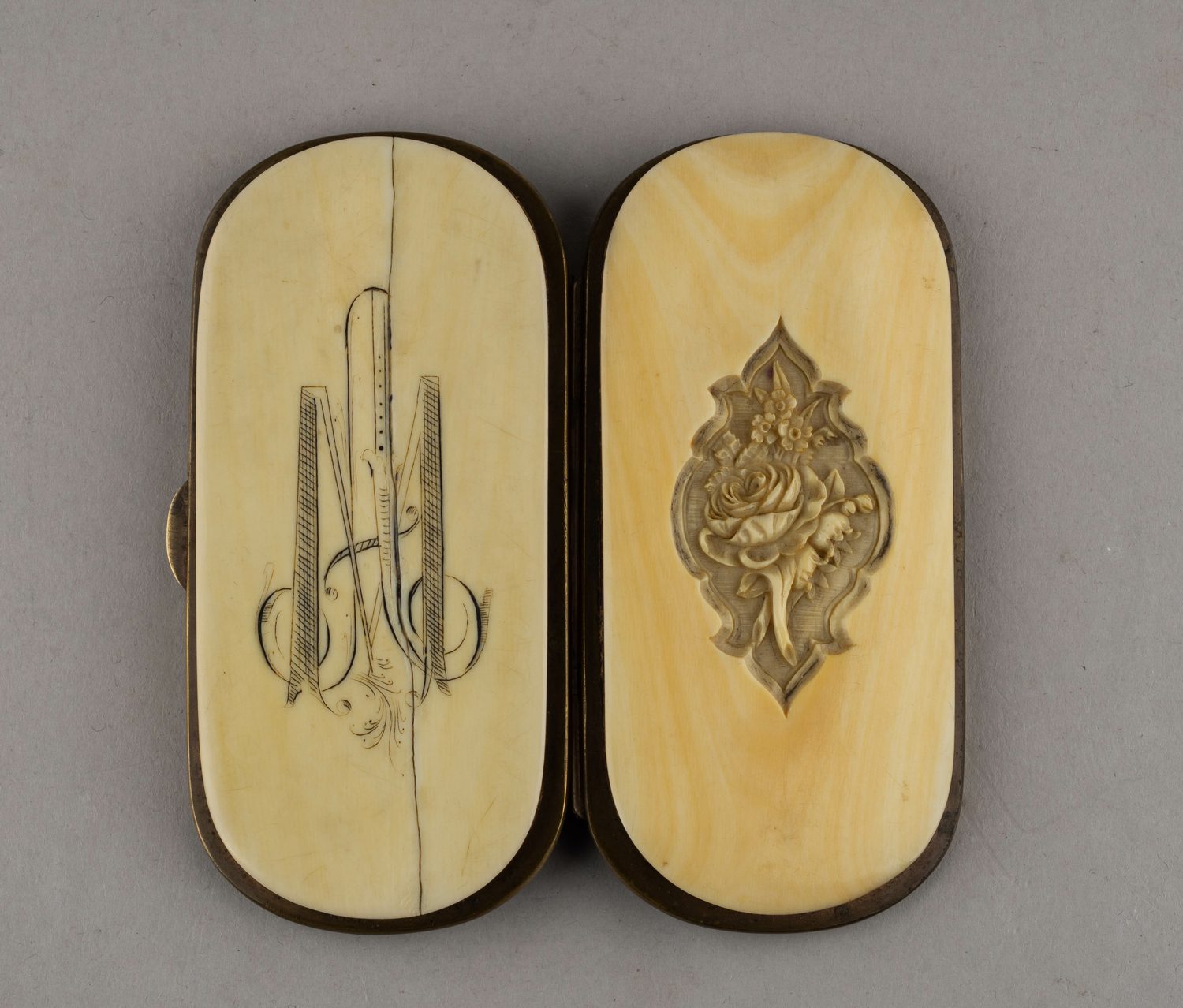 Костяной футляр. Россия, последняя треть  XIX века.