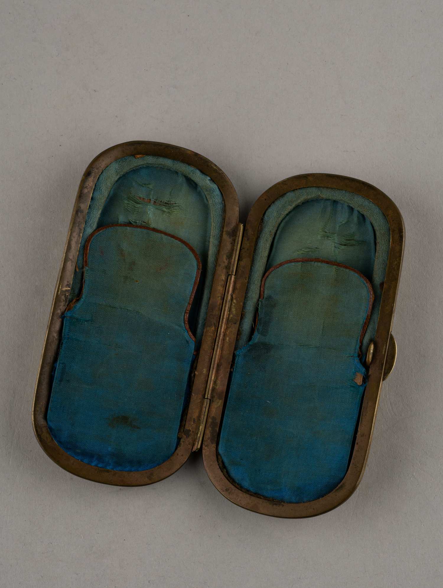 Костяной футляр. Россия, последняя треть  XIX века.