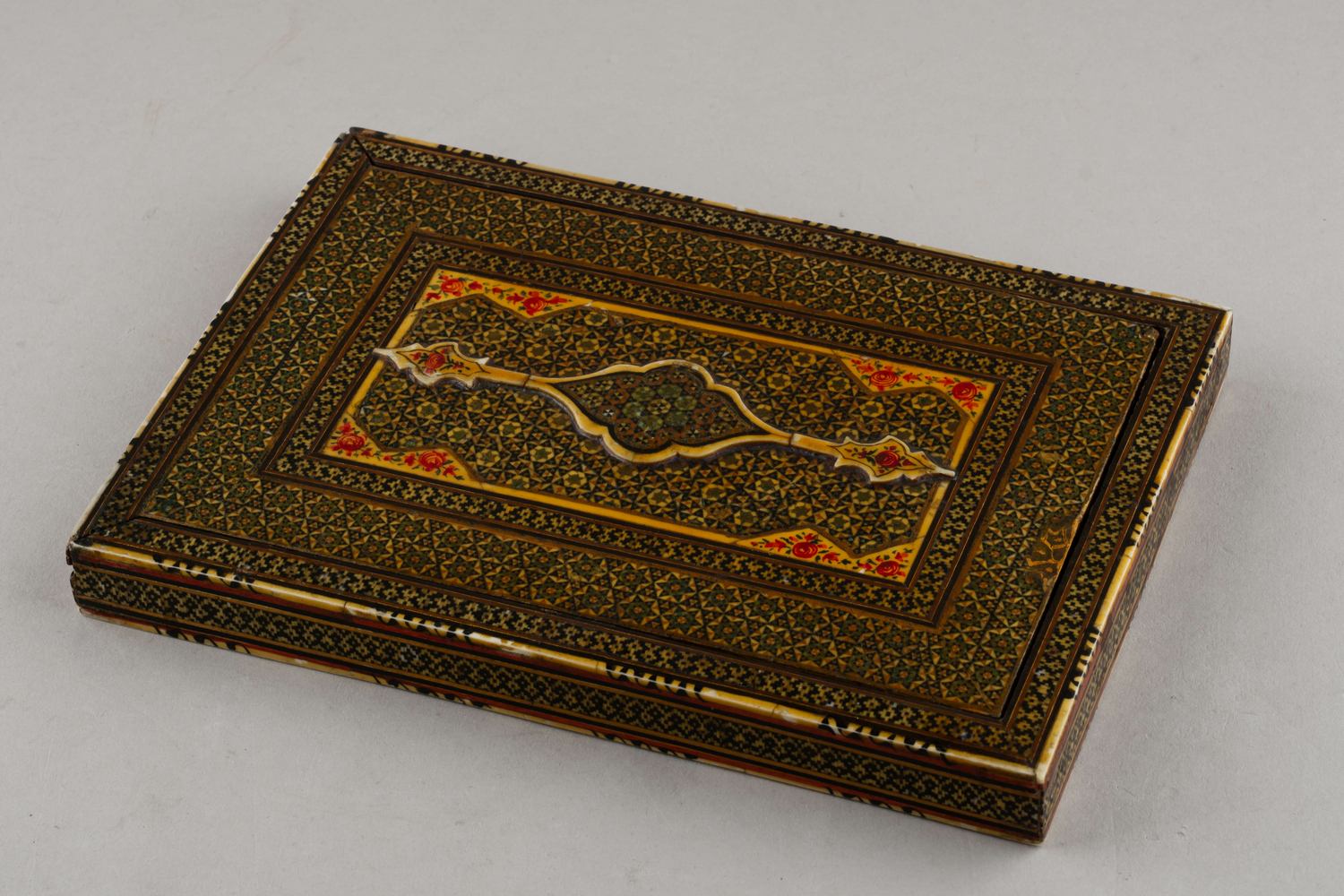 Шкатулка в технике хатам с альбомом  для стихов 1908 года.  Россия (альбом) , начало  ХХ века.