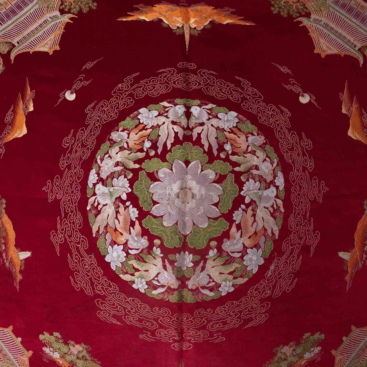 (Золотая медаль на Всемирной выставке 1926 года) Шелковая скатерть. Китай, Ханчжоу, шелкоткацкая фабрика Дуцзиньшэн, первая половина XX века.