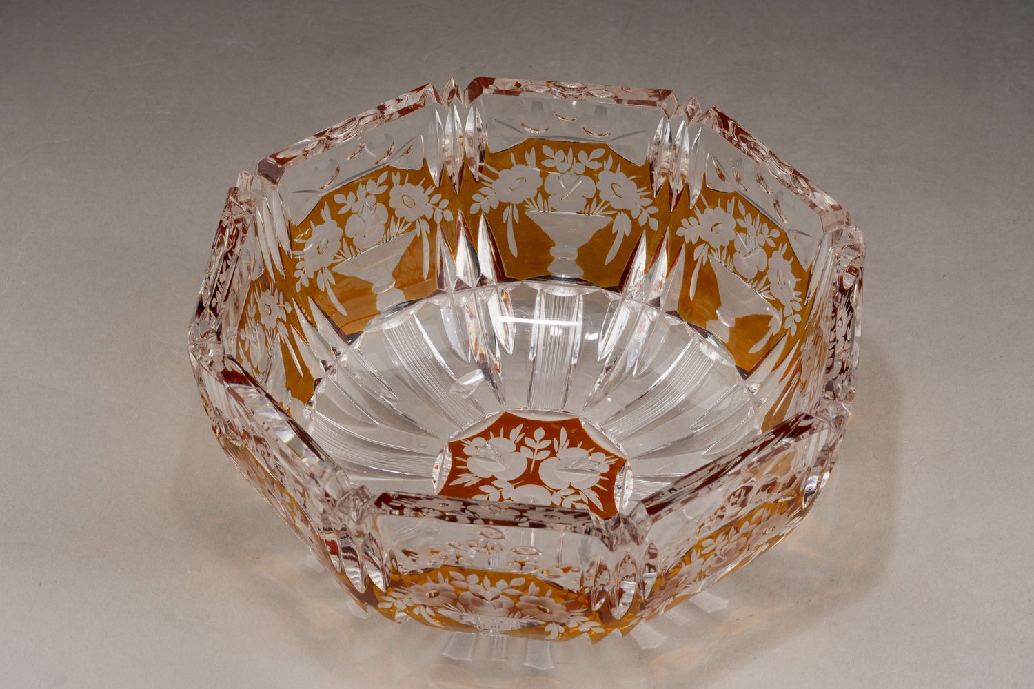 Ваза. Германия, завод Йозефиненхютте (Josephinenhütte), автор дизайна Зигфрид Хертель, 1930-е годы.