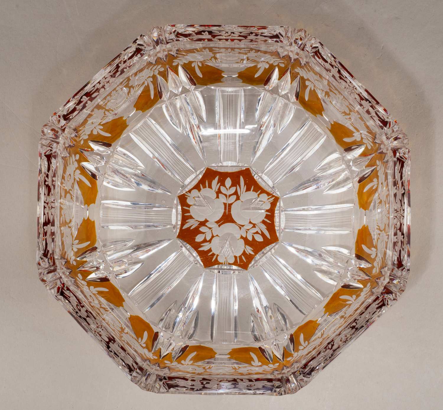 Ваза. Германия, завод Йозефиненхютте (Josephinenhütte), автор дизайна Зигфрид Хертель, 1930-е годы.