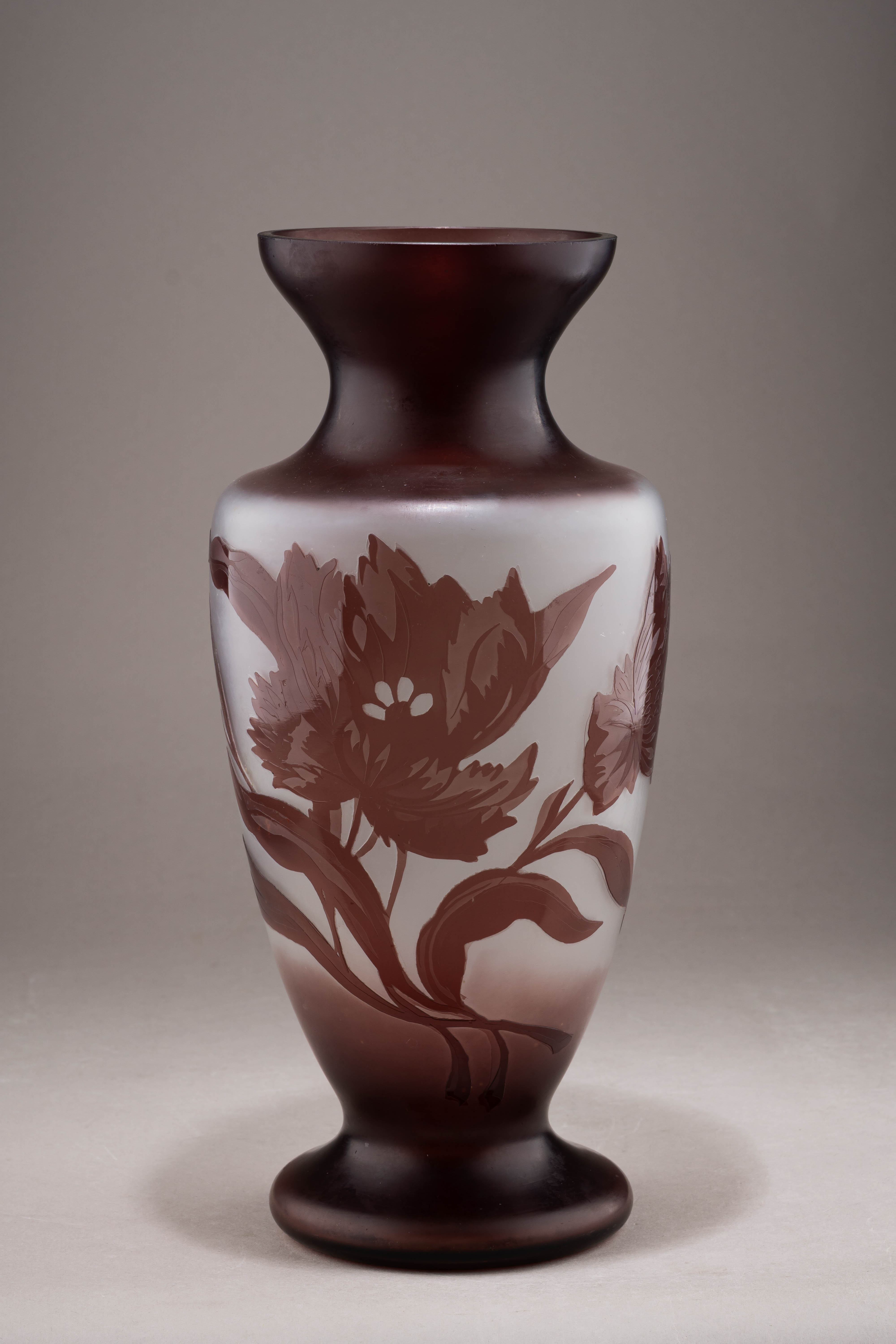 (Шувалов Е.С.) Ваза «Орхидея». СССР, Дятьковский хрустальный завод, художник по стеклу Евграф Сергеевич Шувалов, модель 1953 года. 1950-е.