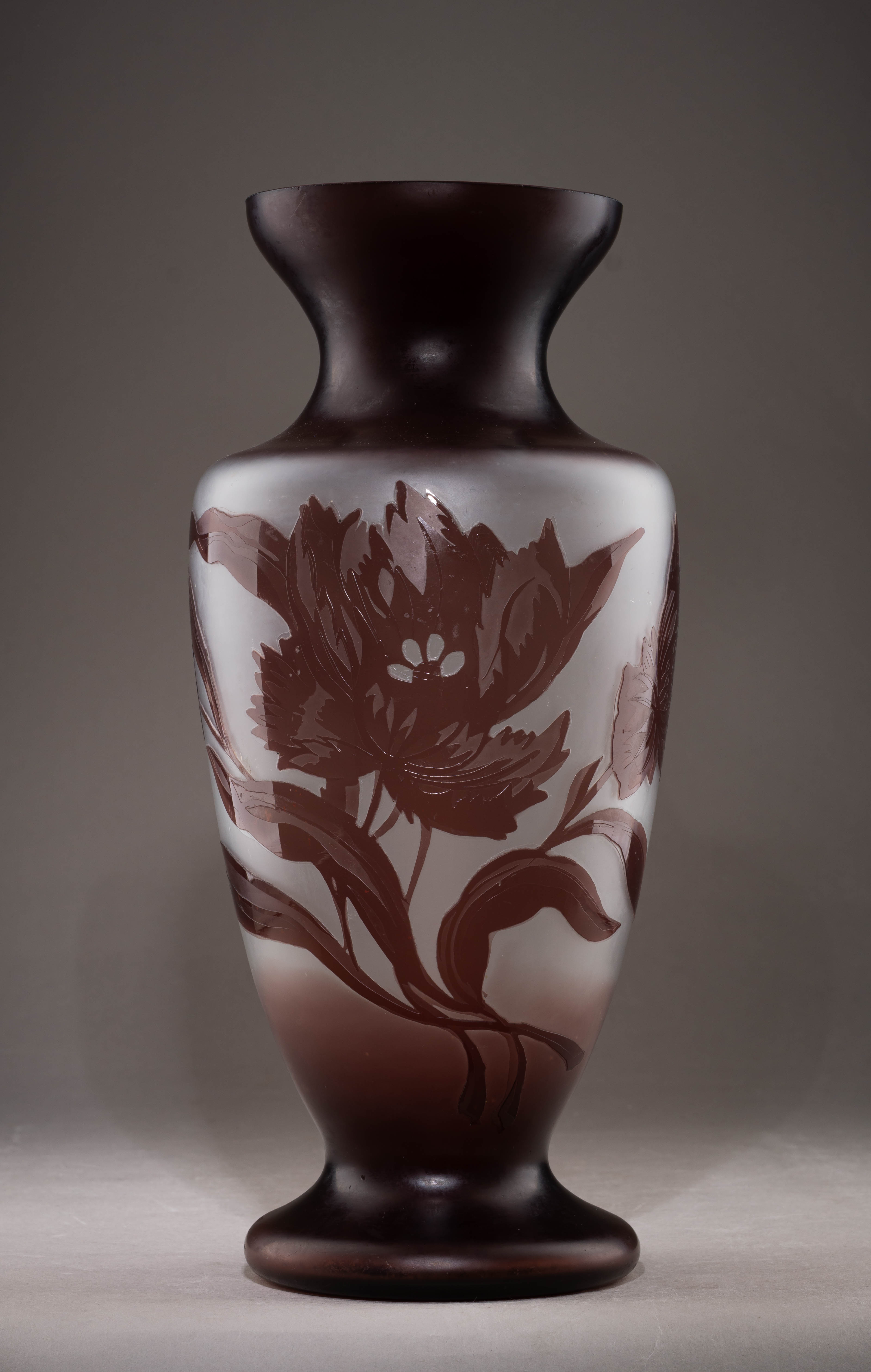 (Шувалов Е.С.) Ваза «Орхидея». СССР, Дятьковский хрустальный завод, художник по стеклу Евграф Сергеевич Шувалов, модель 1953 года. 1950-е.