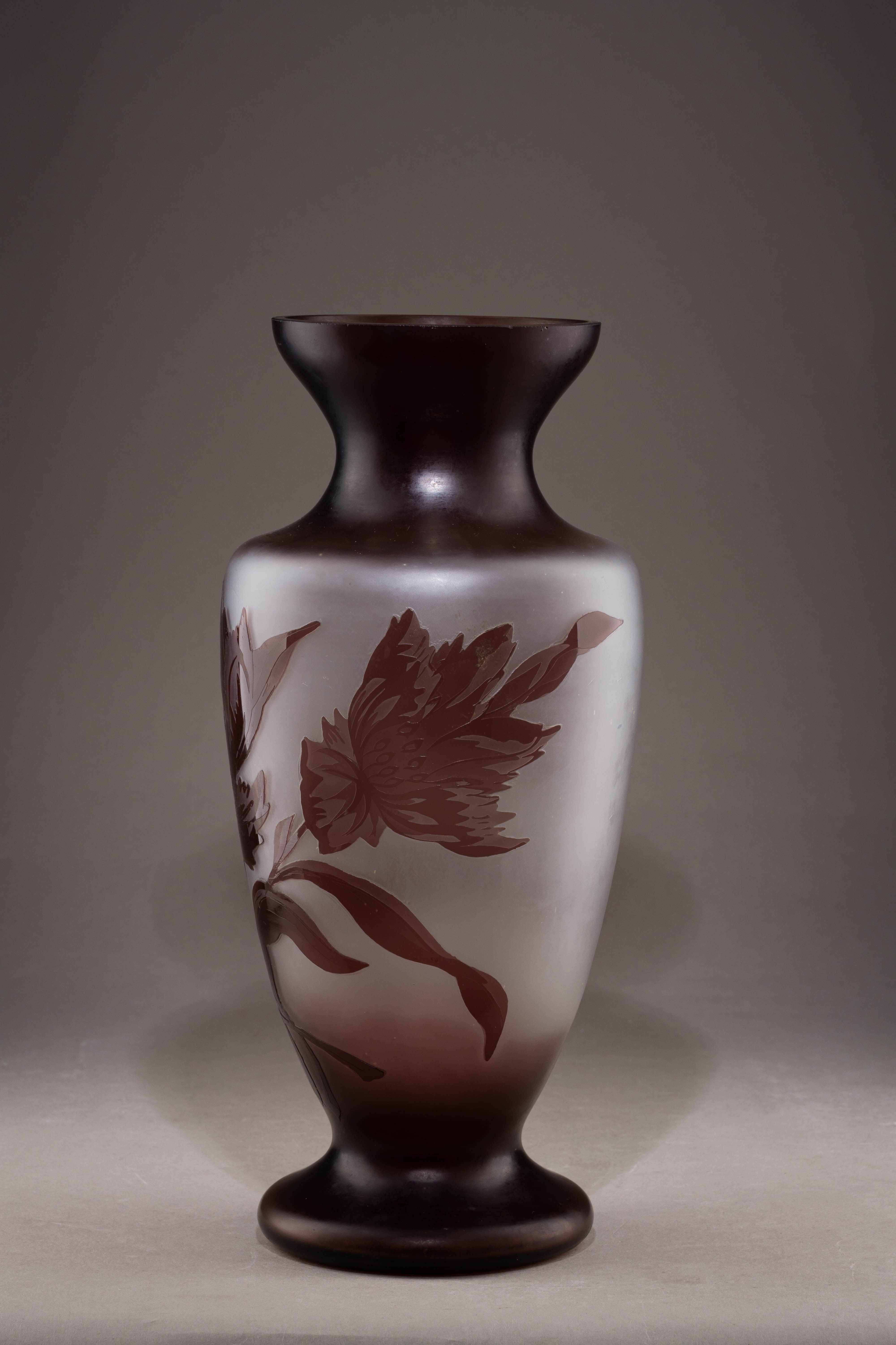 (Шувалов Е.С.) Ваза «Орхидея». СССР, Дятьковский хрустальный завод, художник по стеклу Евграф Сергеевич Шувалов, модель 1953 года. 1950-е.