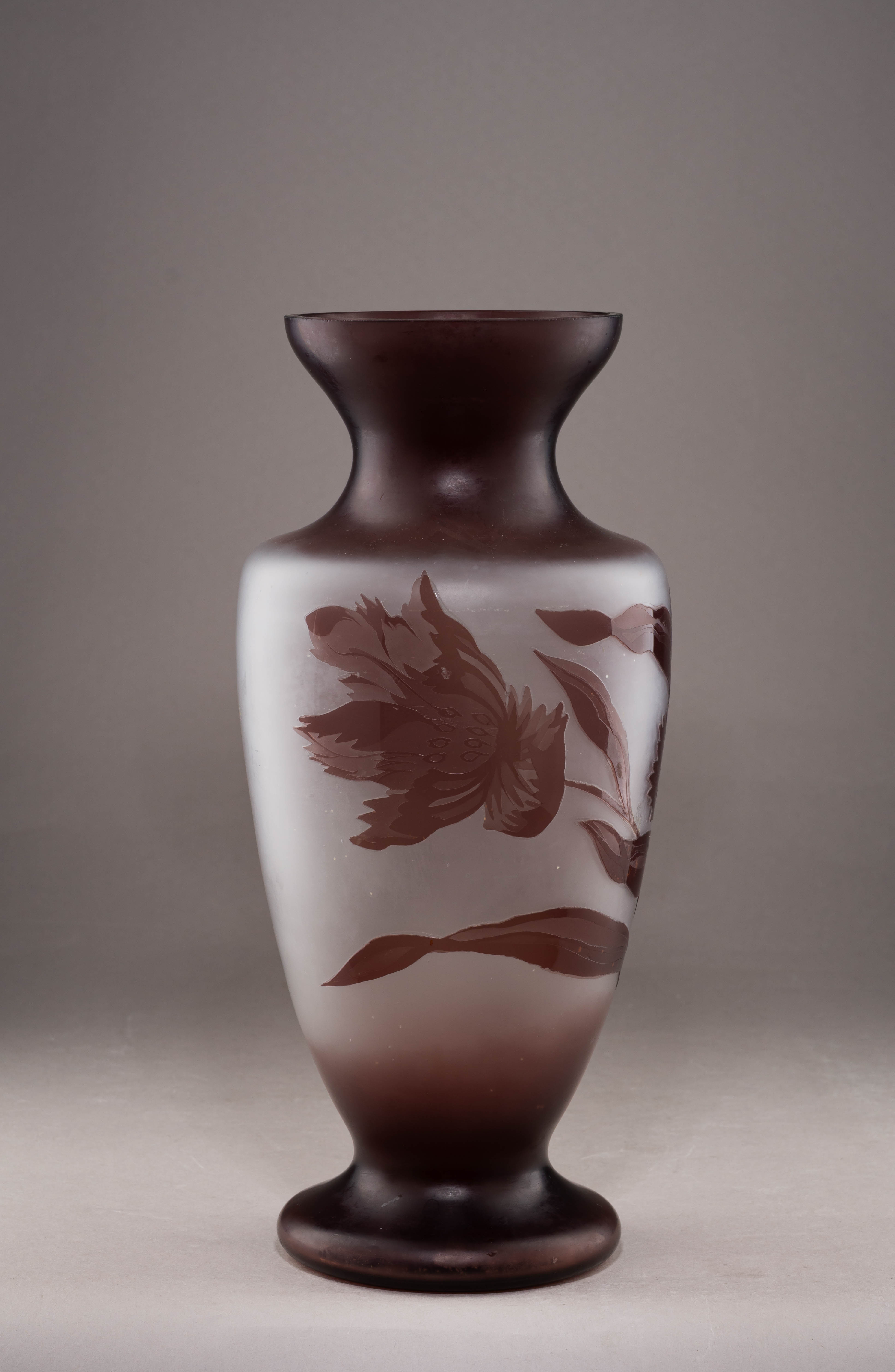 (Шувалов Е.С.) Ваза «Орхидея». СССР, Дятьковский хрустальный завод, художник по стеклу Евграф Сергеевич Шувалов, модель 1953 года. 1950-е.