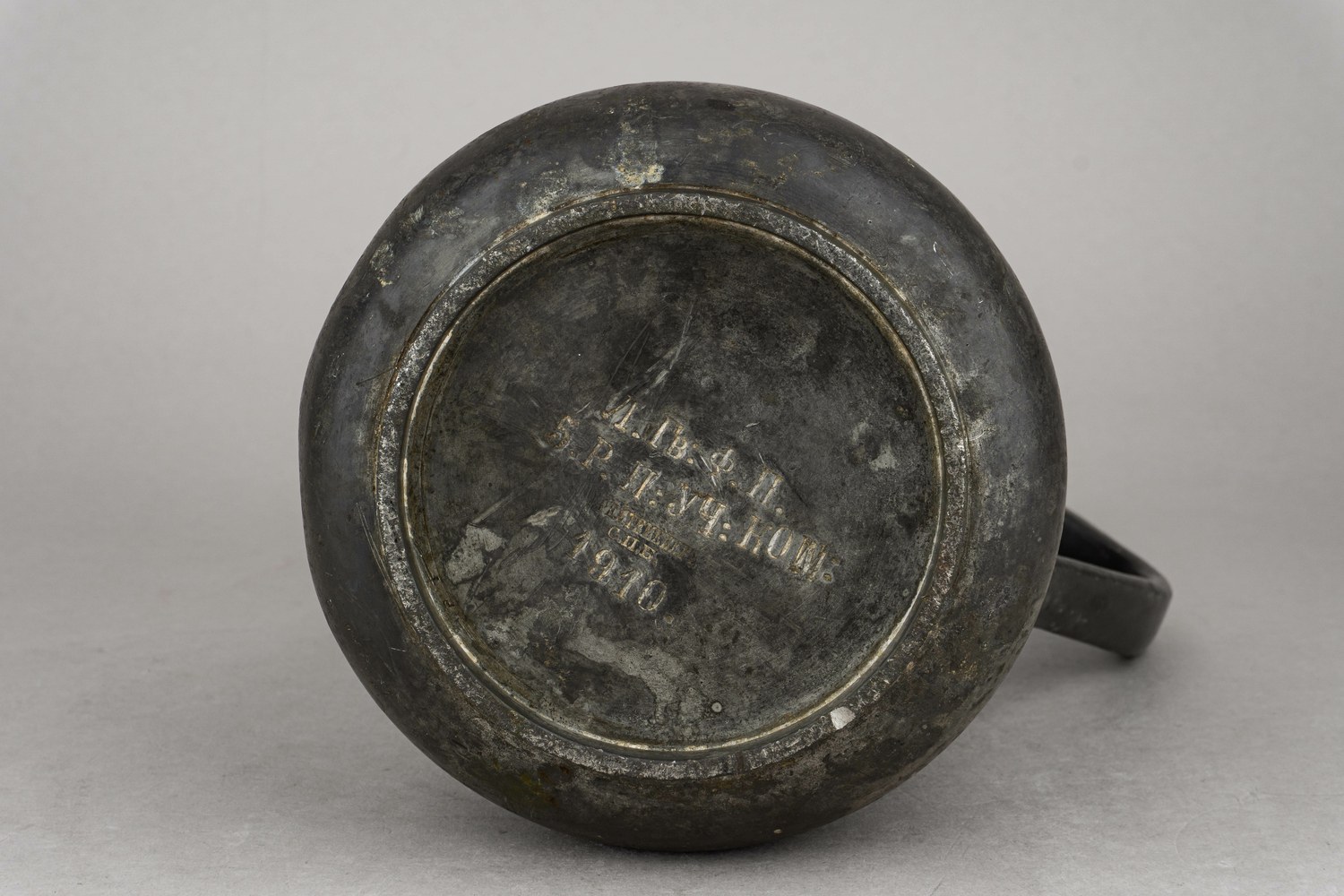 (Лейб-гвардии Финляндский полк) Кувшин лейб-гвардии Финляндского полка. Россия, Санкт-Петербург,  мастерская Фердинанда-Иоганна Рейтемейера,  1910.