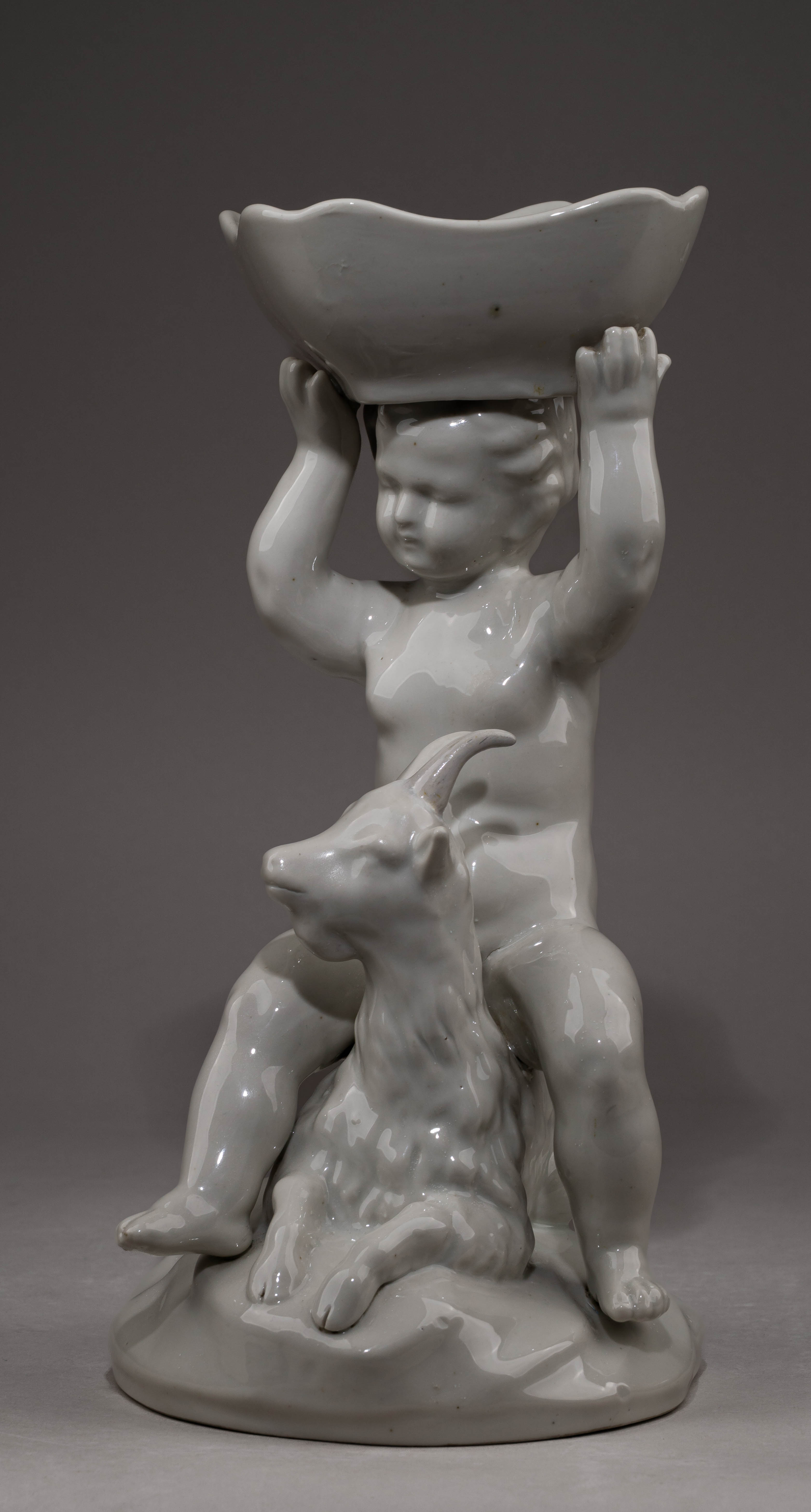 Ваза «Путто с козленком».  СССР, вторая половина   XX века.