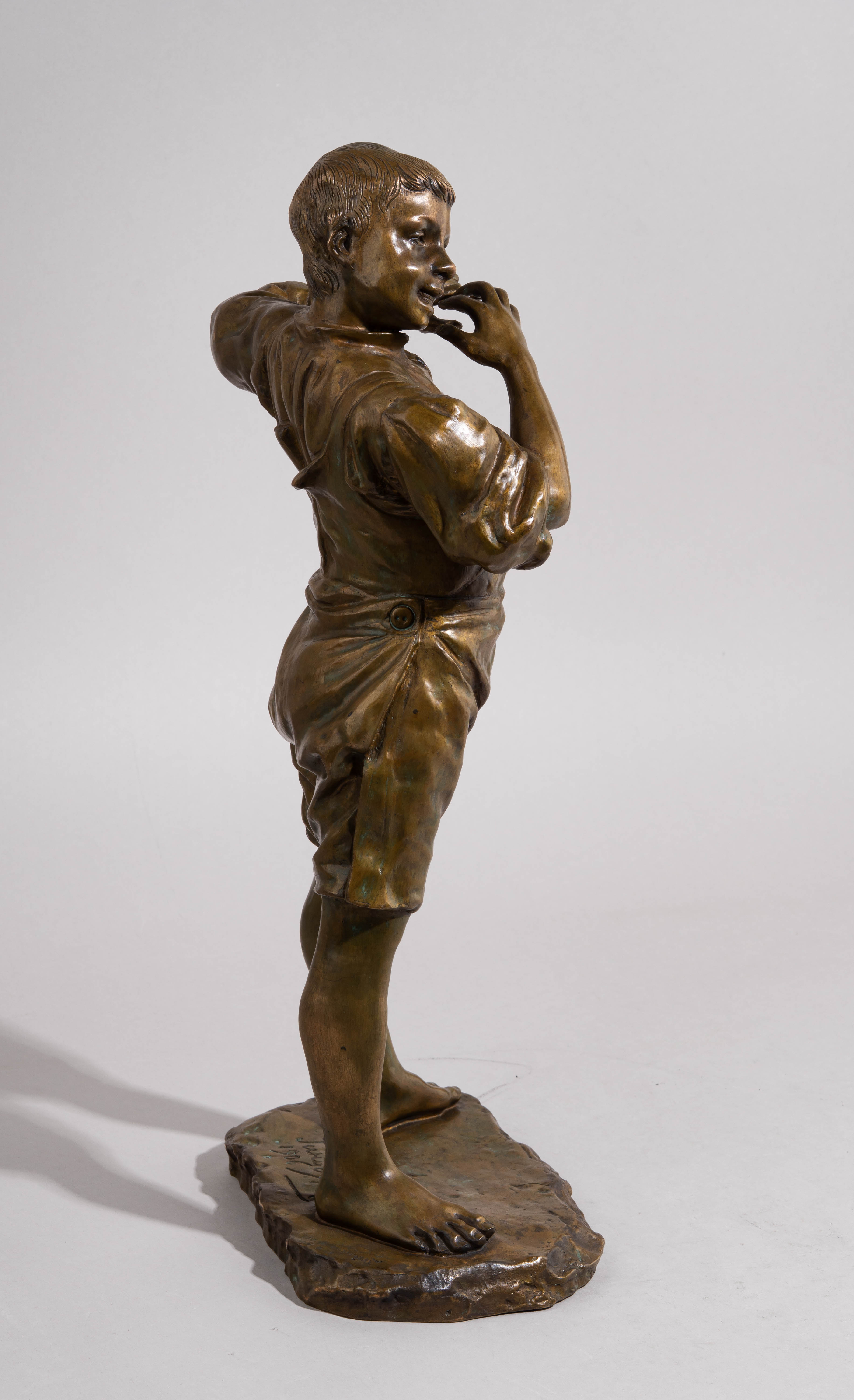 (Золотая медаль на Всемирной выставке в Париже. С экспертизой.) Скульптура «Молодой музыкант» («Мальчик, играющий на струне»).
Россия, Санкт-Петербург, Завод художественной бронзы К.Ф. Верфеля, скульптор  – И. Я. Гинцбургъ, 1906.