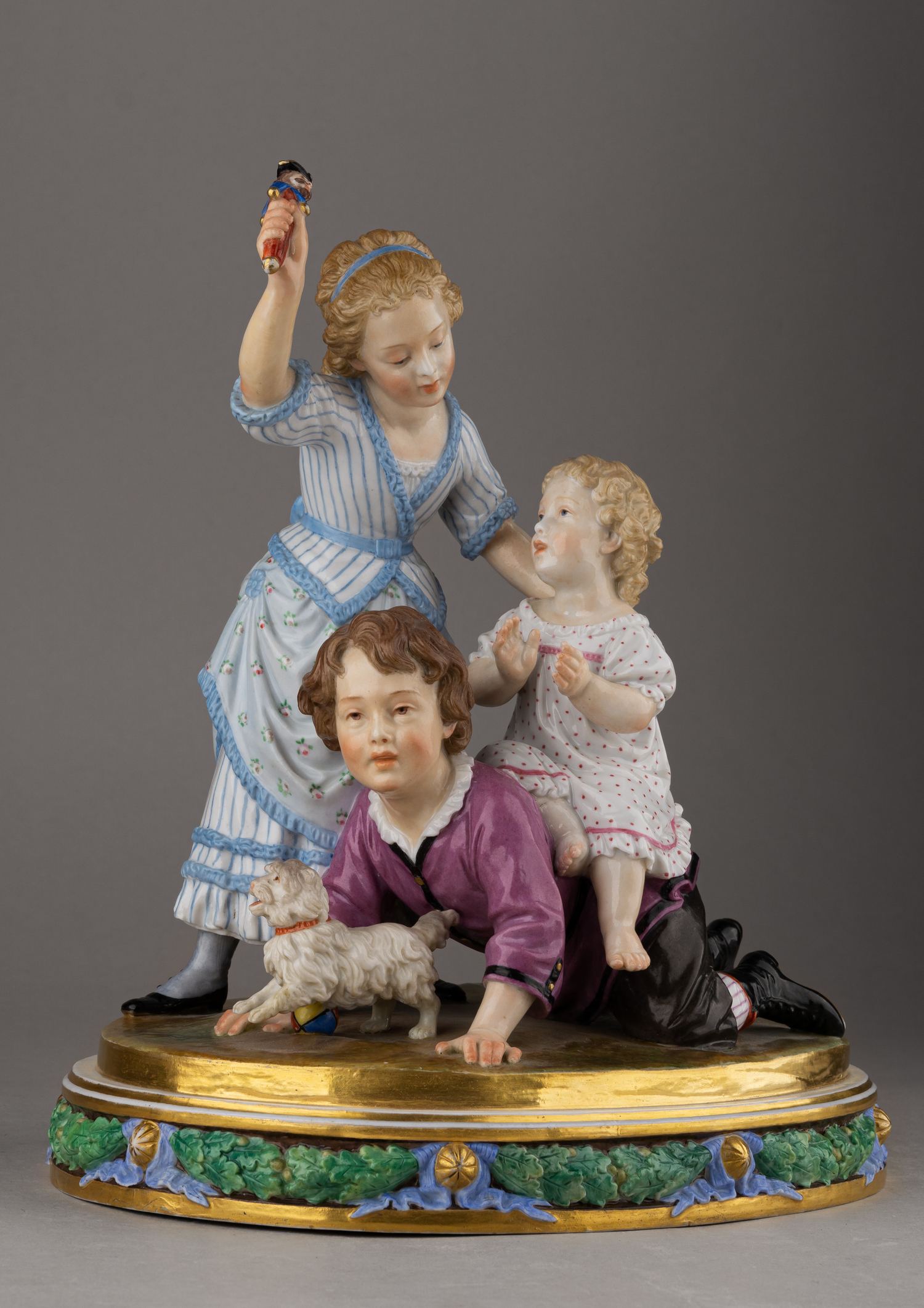 (Шпис. ИФЗ) Скульптурная группа «Играющие дети». Императорский фарфоровый завод, автор модели А.К. Шпис, 1855-1881 годы.