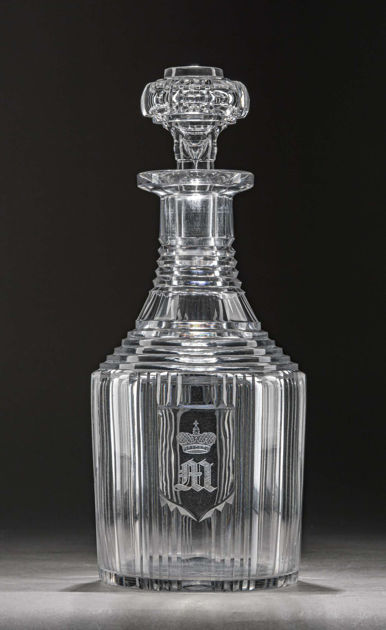 (Императорский Стеклянный завод). Графин с вензелем старшей дочери императора Николая Великой княжны Марии Николаевны. 
Россия, Императорский стеклянный завод, третья четверть XIX века.