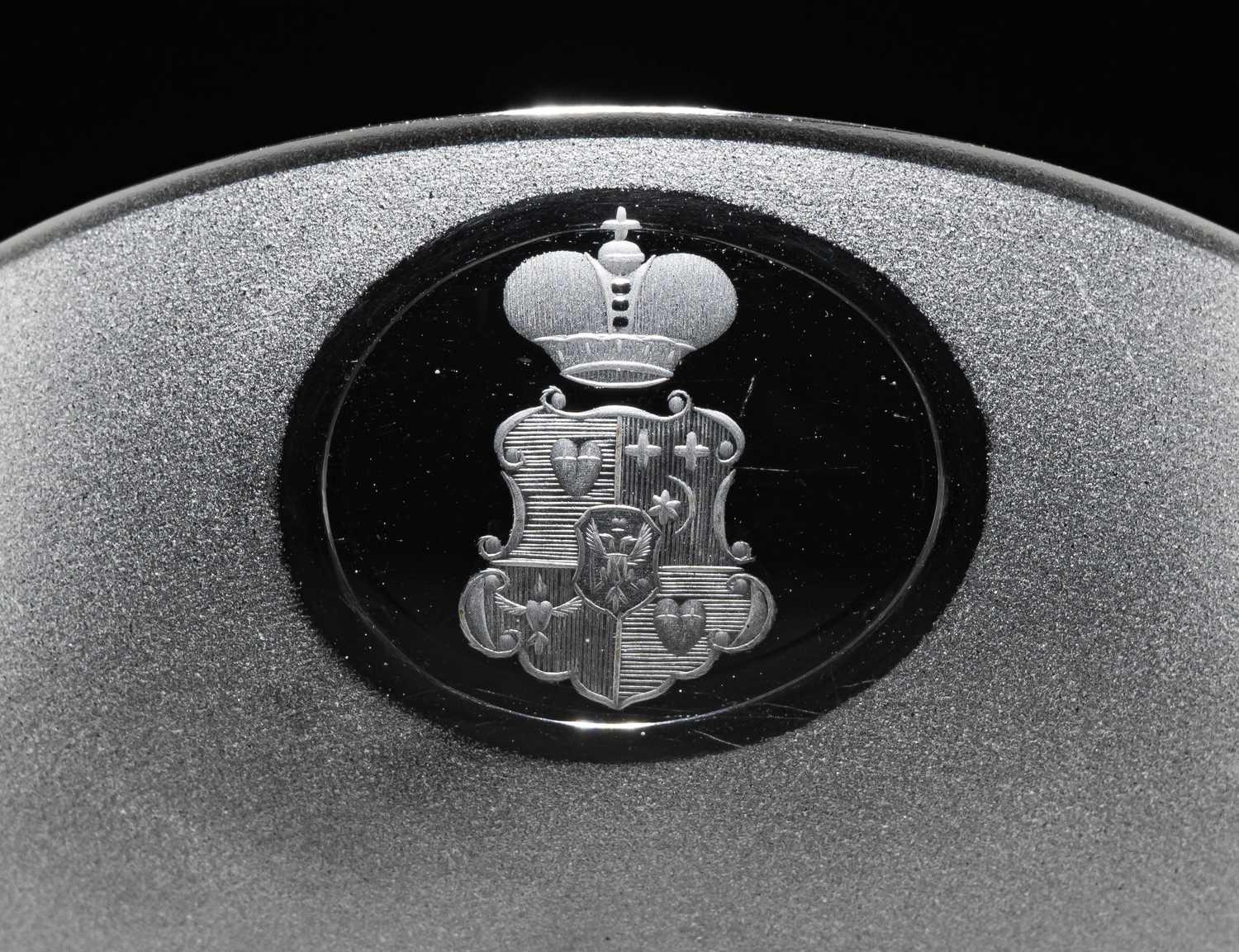 (Князь Кочубей) Фужер с гербом рода князей Кочубеев.
Россия,  вторая треть XIX века.