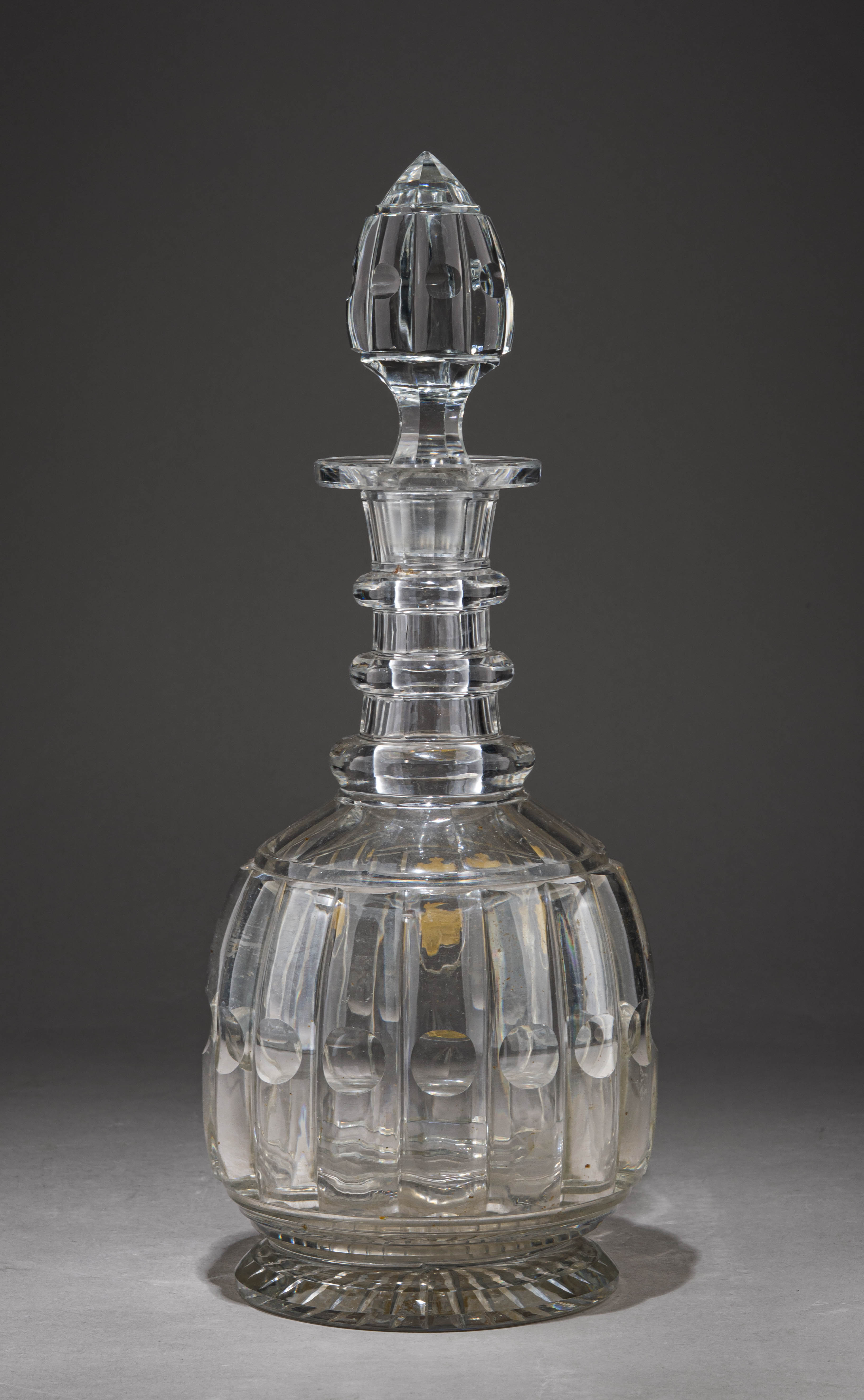 (ИСЗ) Большой графин из «Банкетного» сервиза цесаревича Александра Николаевича (будущего императора Александра II)
Россия, Императорский стеклянный завод, 1841–1850 годы.
