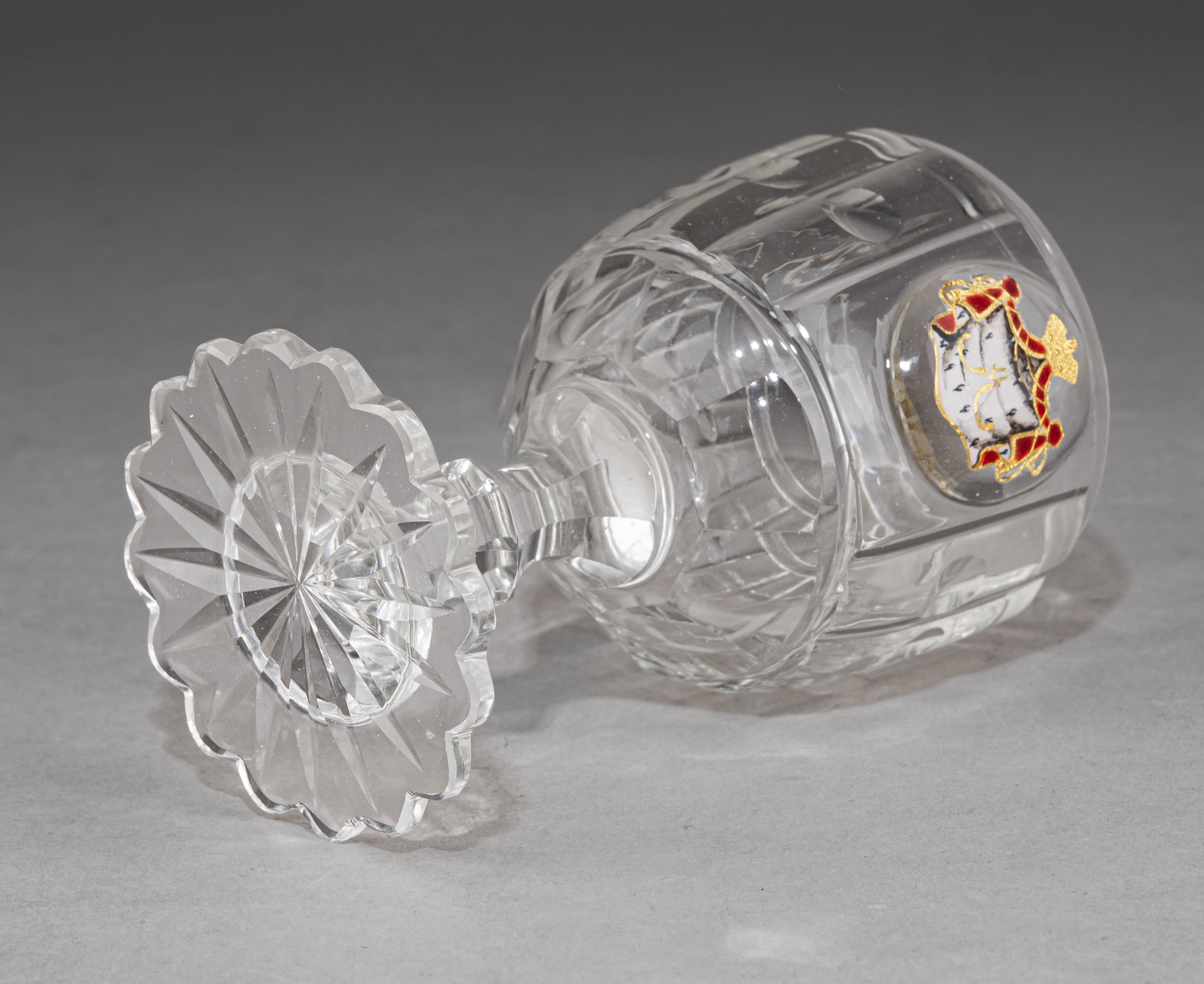 (ИСЗ) Бокал из «Банкетного» сервиза цесаревича Александра Николаевича (будущего императора Александра II).
Россия, Императорский стеклянный завод, 1841–1850 годы.