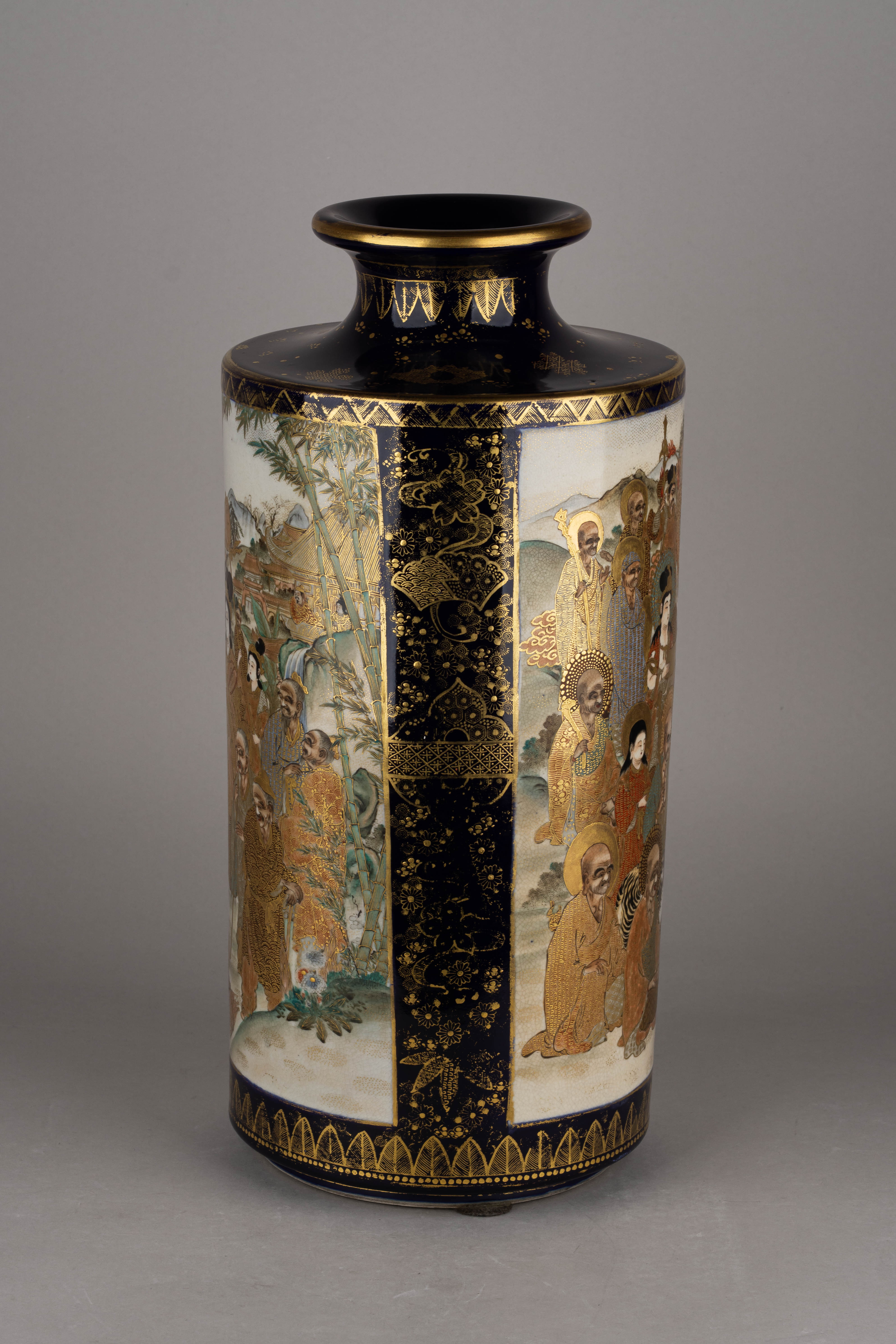 (Сацума) Ваза с изображением Будды. Япония, Сацума, период Мэйдзи, конец XIX века. (1868–1912).
