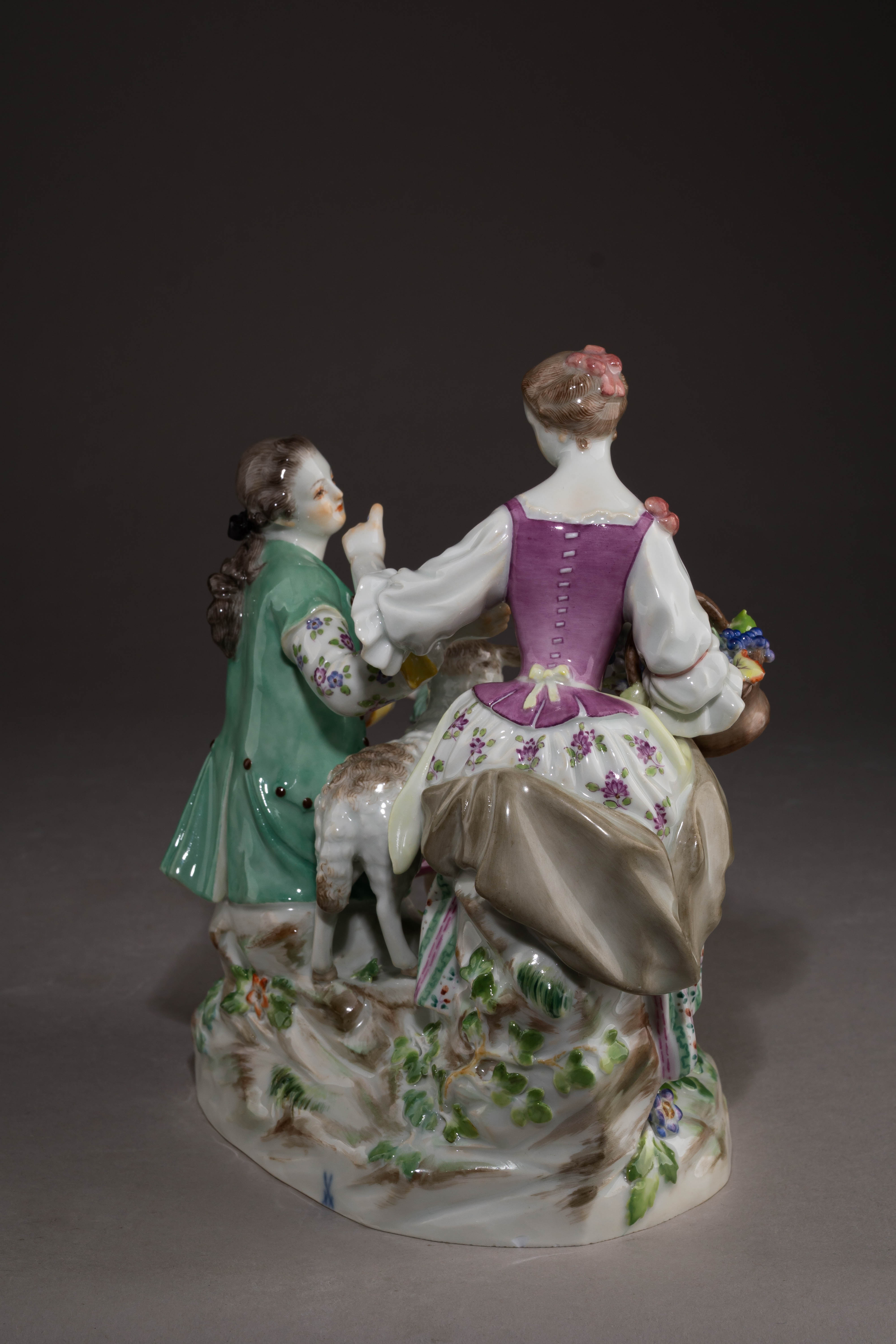 (Мейсен. В. Асье) Скульптура «Пастораль. Пастухи». Германия, Мейсенская фарфоровая мануфактура, автор модели Мишель-Виктор Асье (1769), 1860-1924.